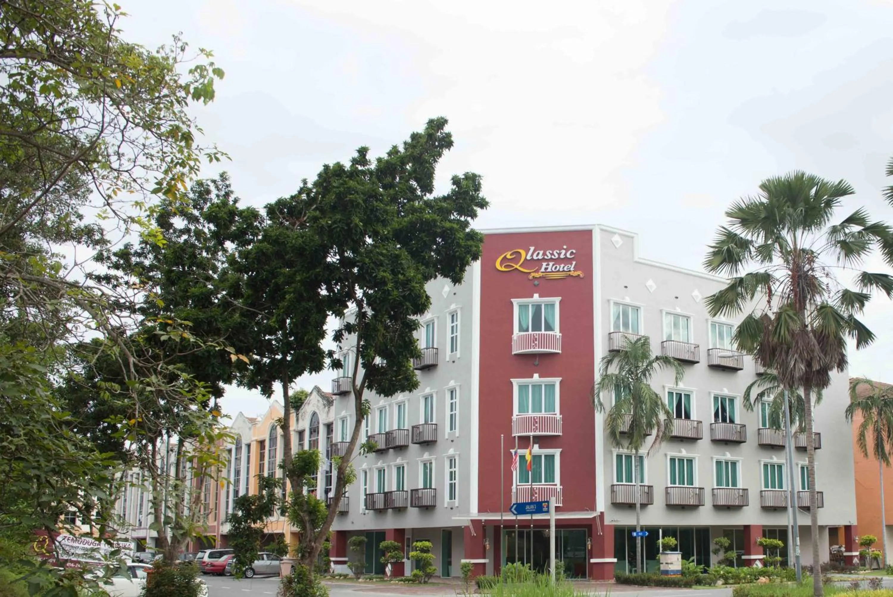 Property building in Qlassic Hotel