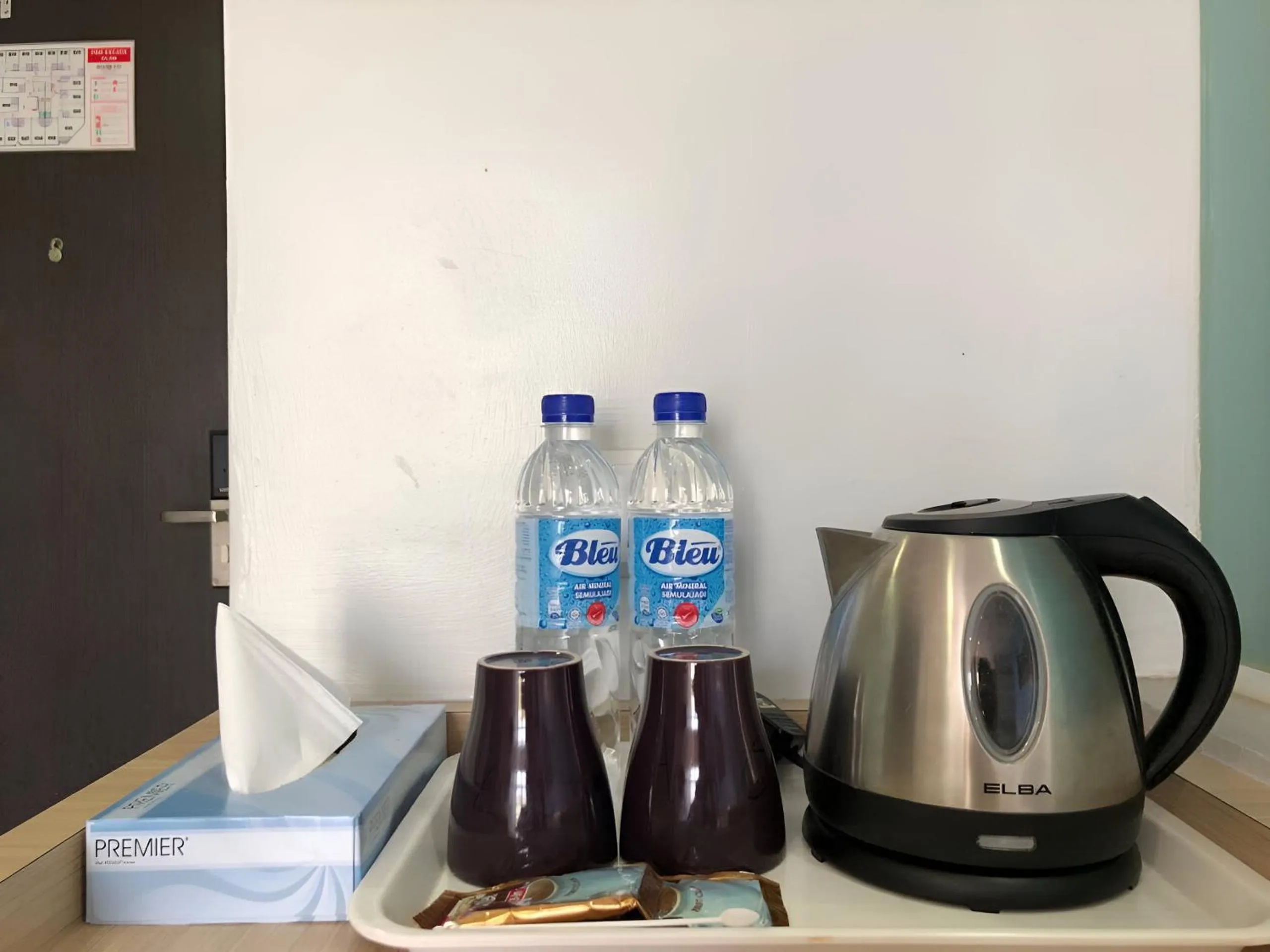 Coffee/tea facilities in Double Happiness Hotel