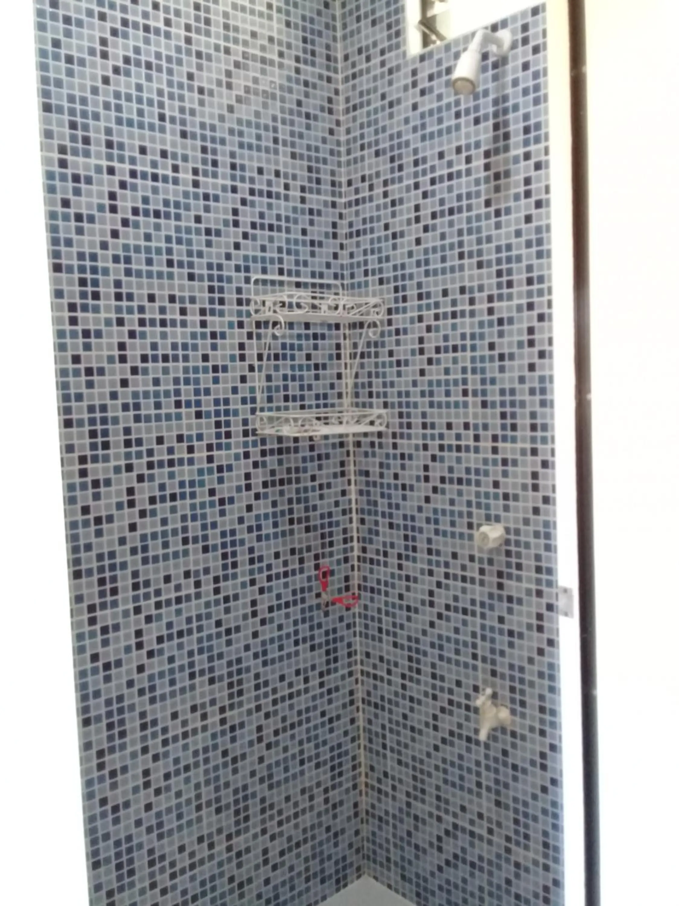 Shower in SUNSHINE PARADISE Inn