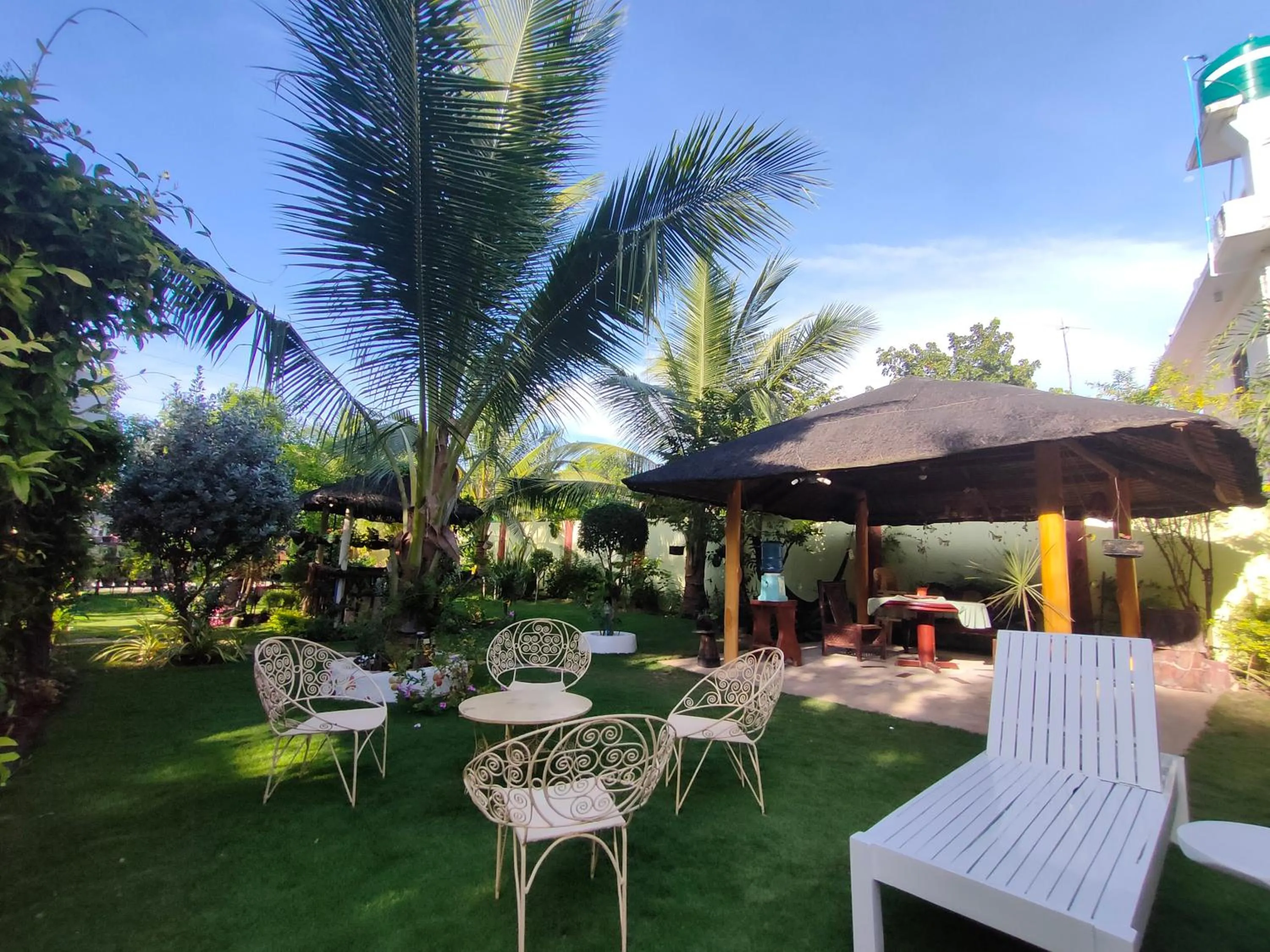 Garden in SUNSHINE PARADISE Inn