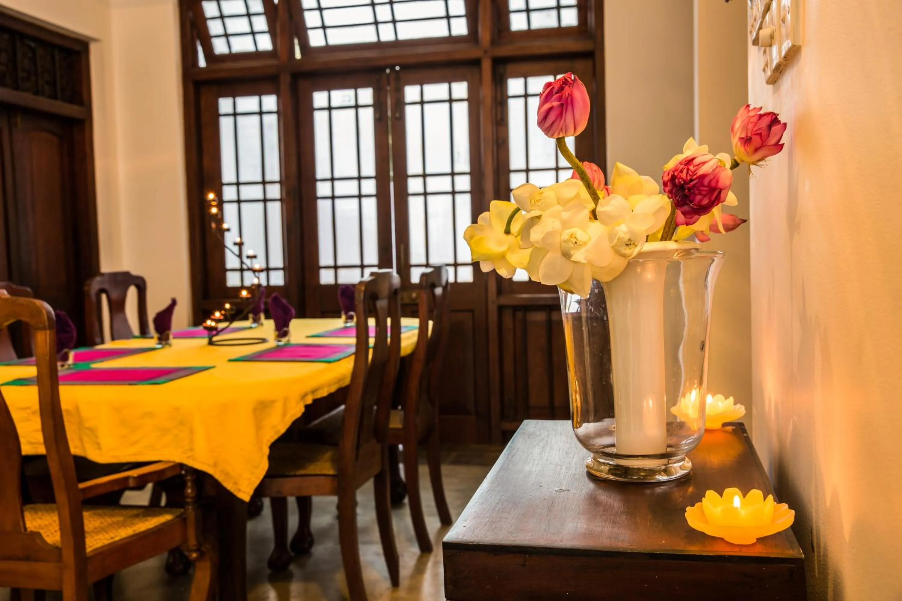 Dining area in Sunrise Boutique