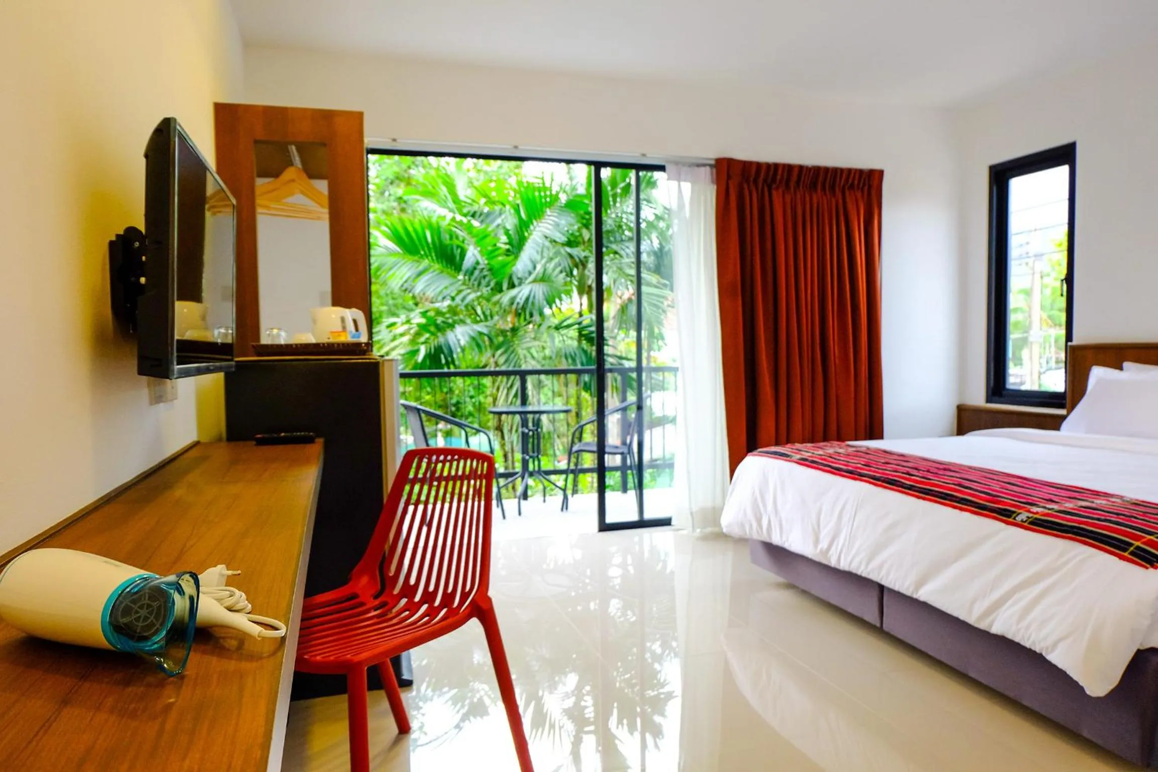 Photo of the whole room, Bed in The Umbrella House