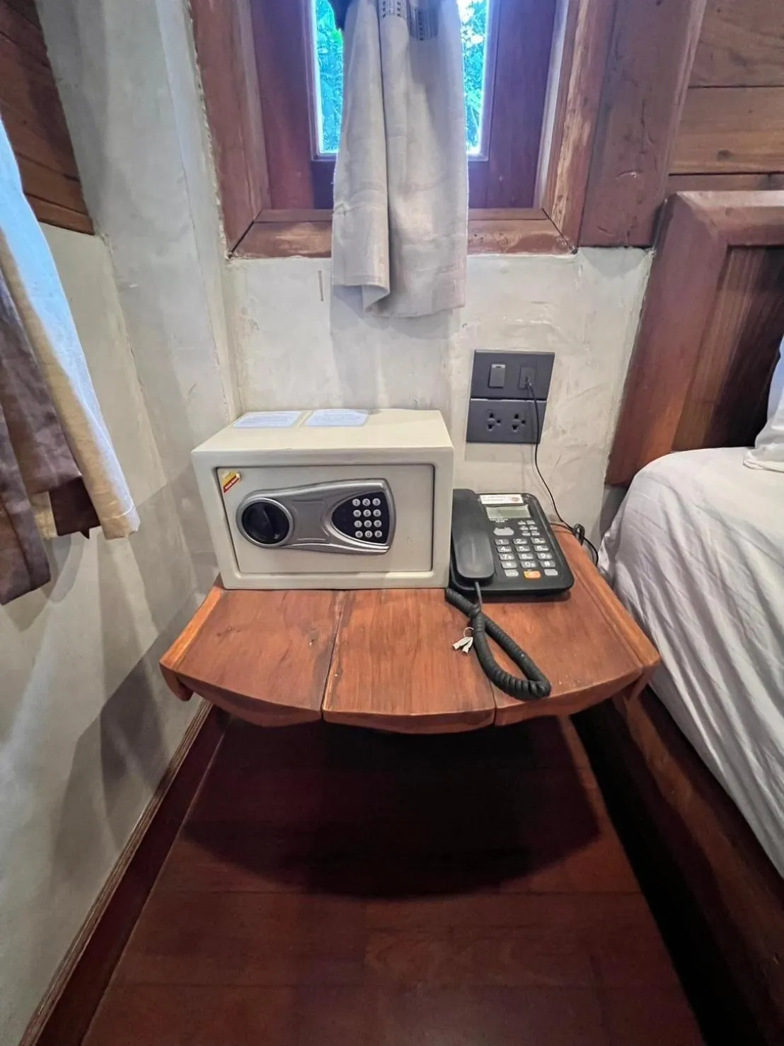 safe, Bed in Yotaka@Pai