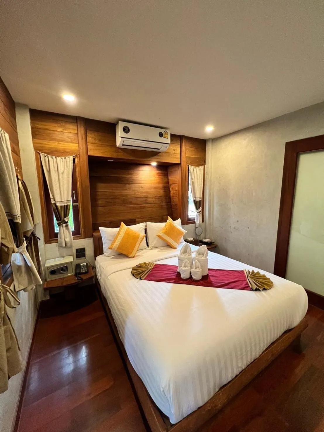 Bedroom, Bed in Yotaka@Pai