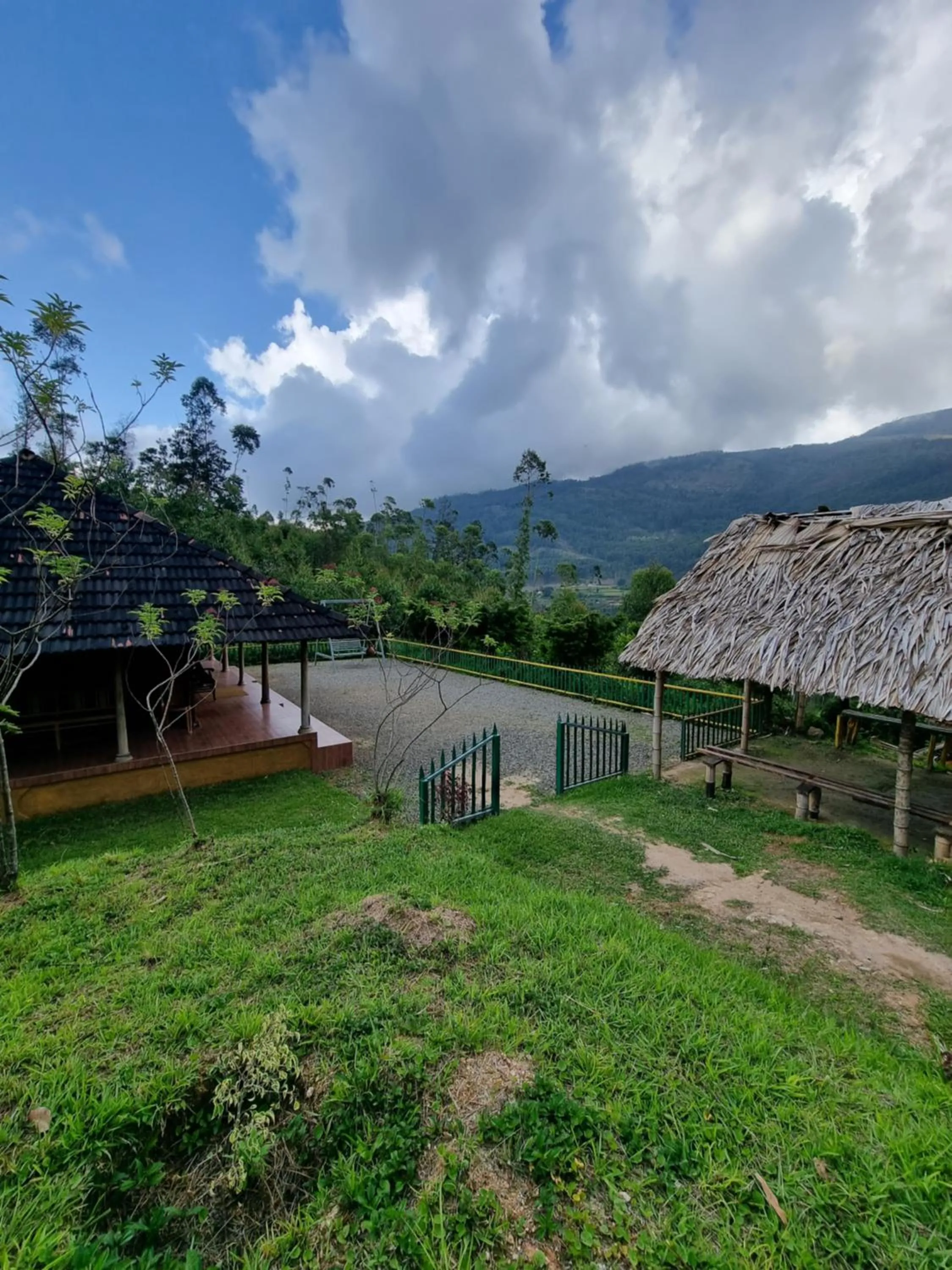Mountain view in NATURE CASTLE -Traditional villa,Vattavada