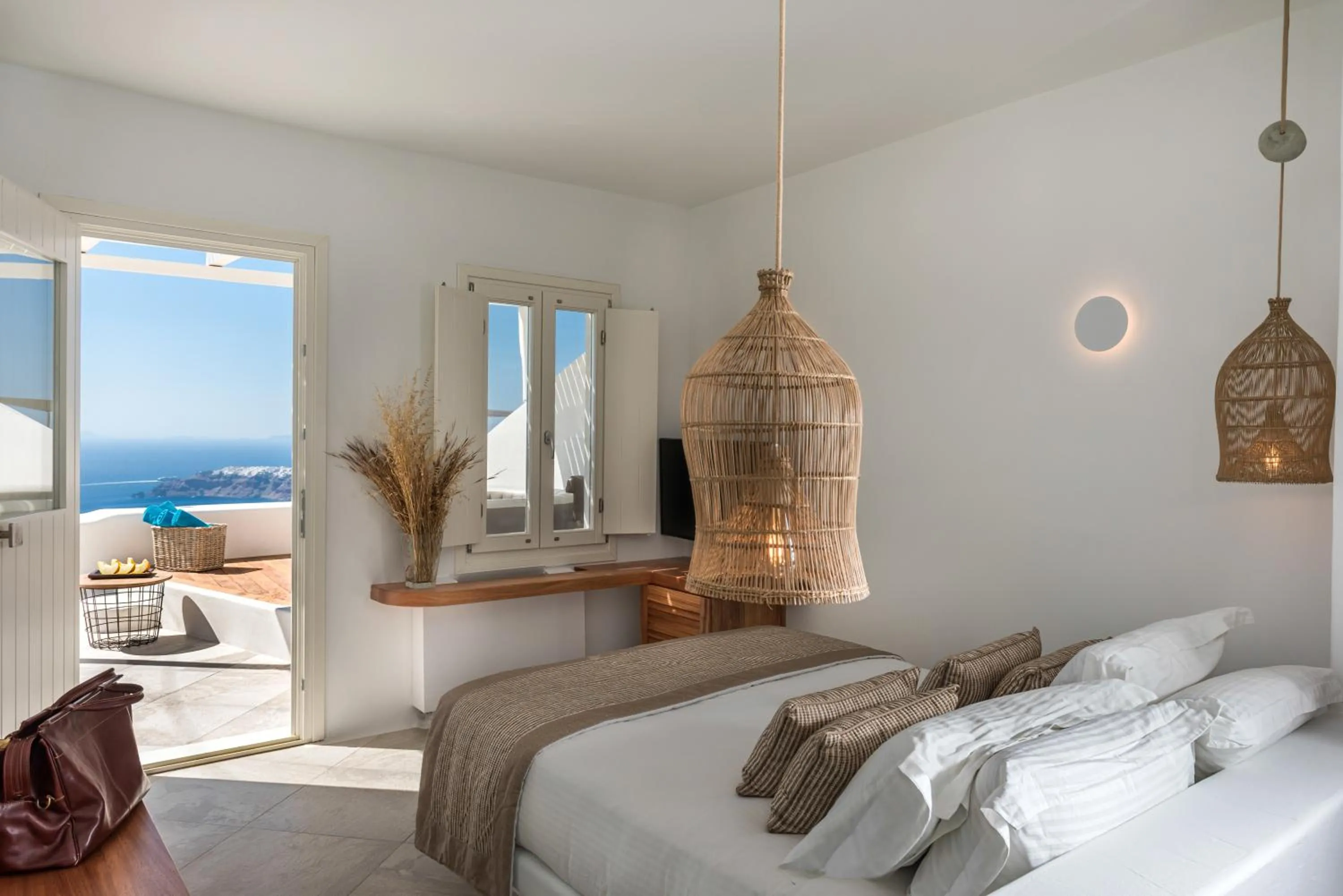 Bedroom, Bed in White Santorini