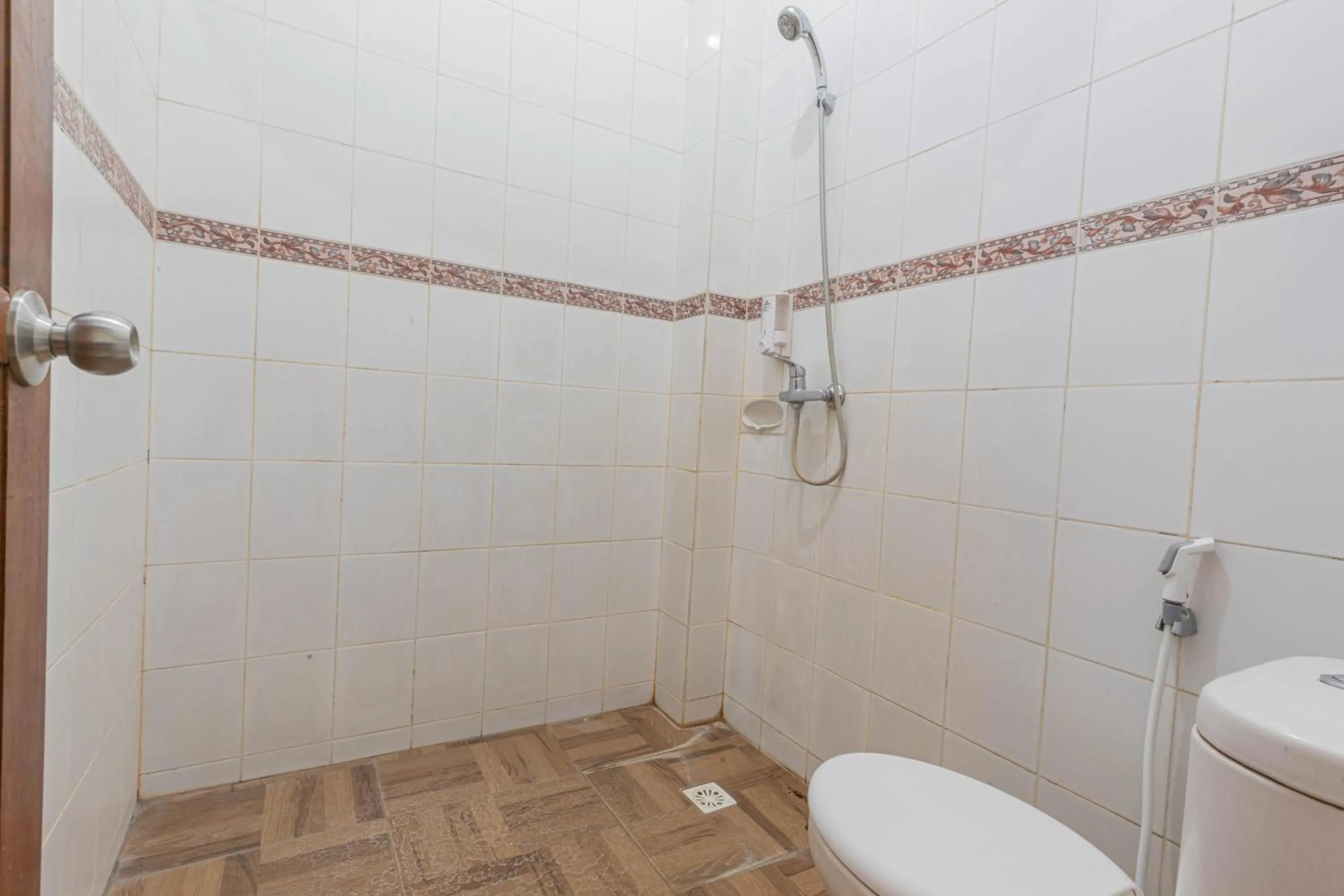 Shower in Transit Inn Senggigi