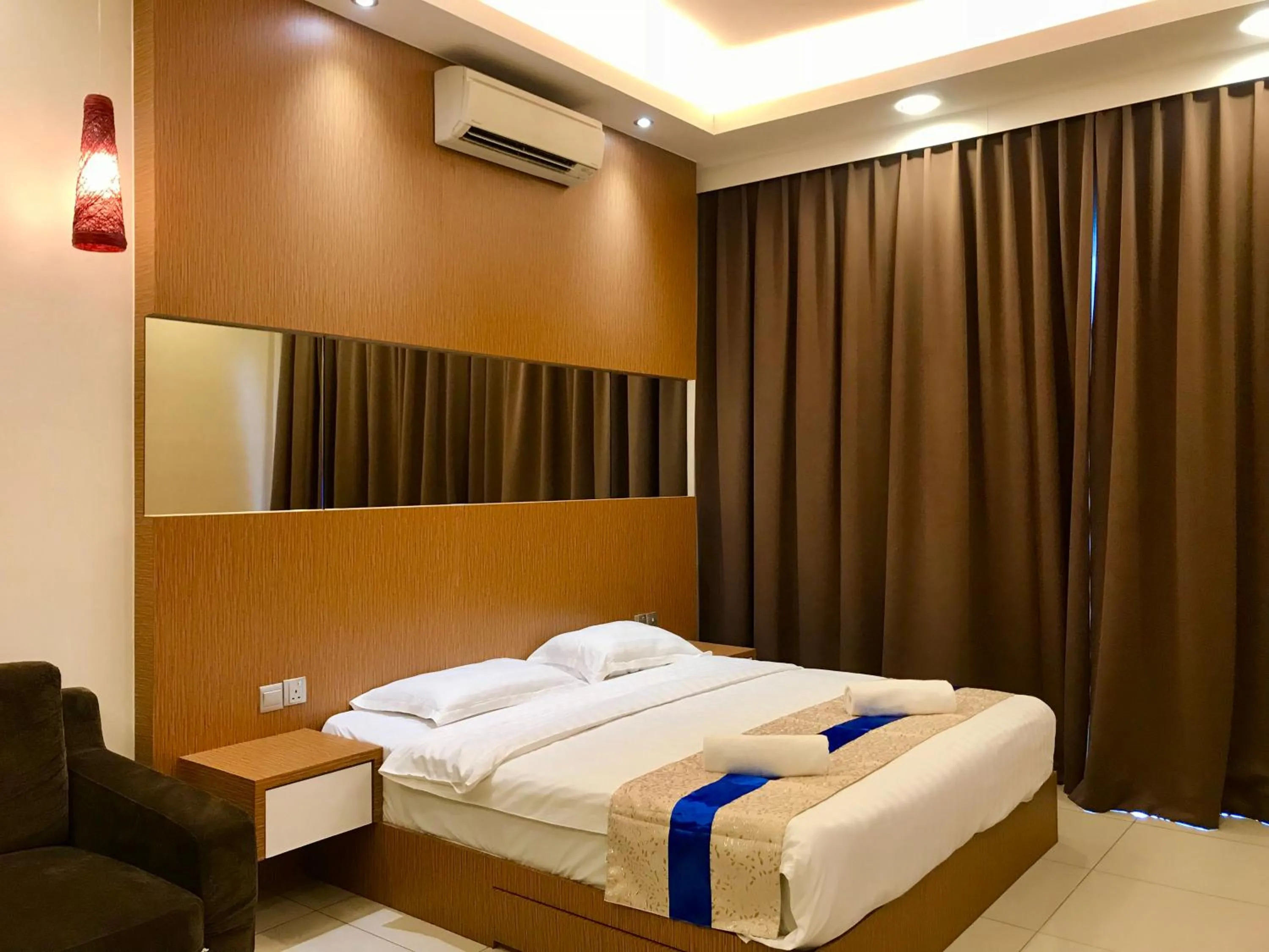 Bedroom, Bed in Sunset Seaview Vacation Condos @ IMAGO Shopping Mall