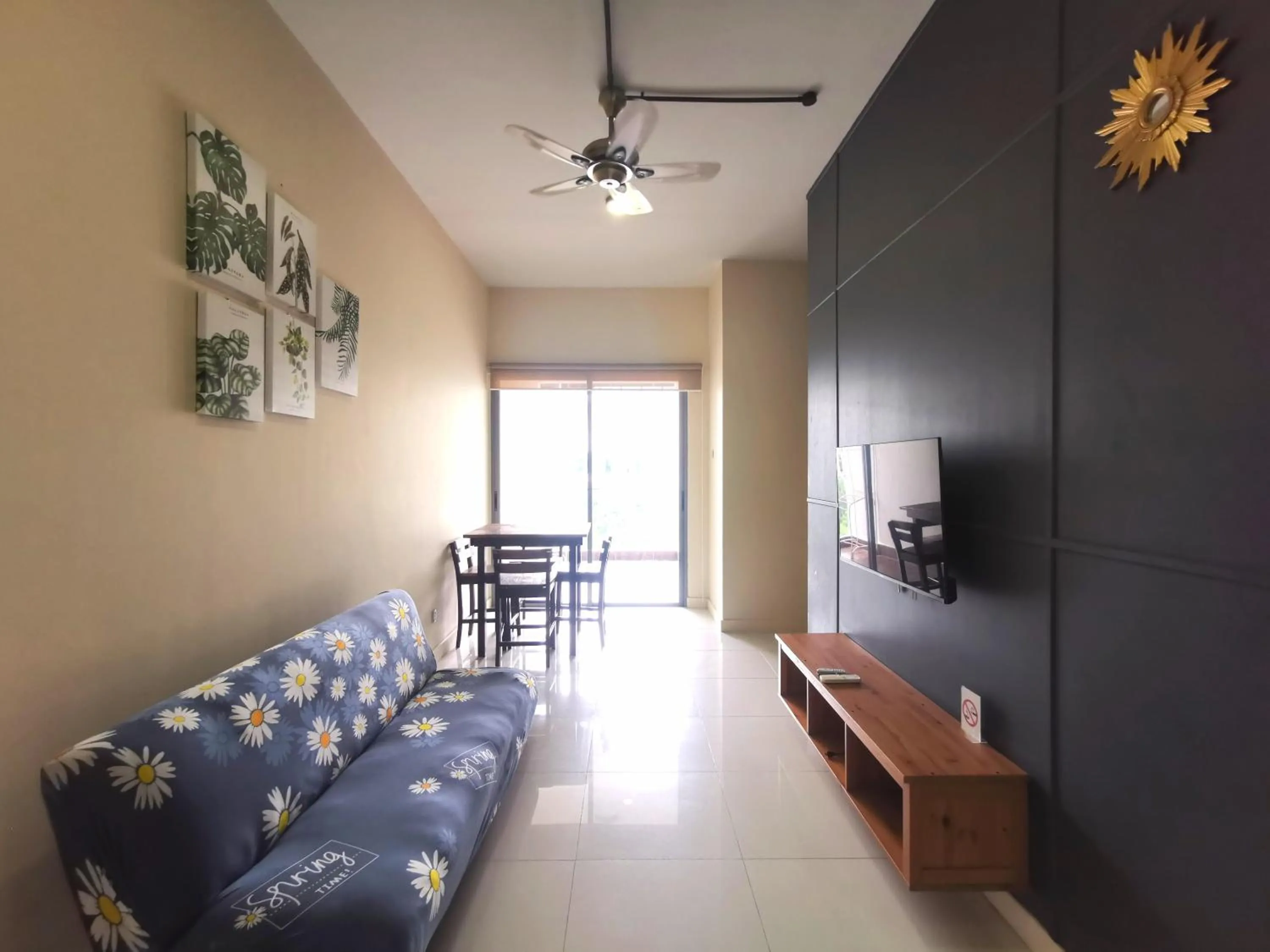 TV and multimedia in Sunset Seaview Vacation Condos @ IMAGO Shopping Mall