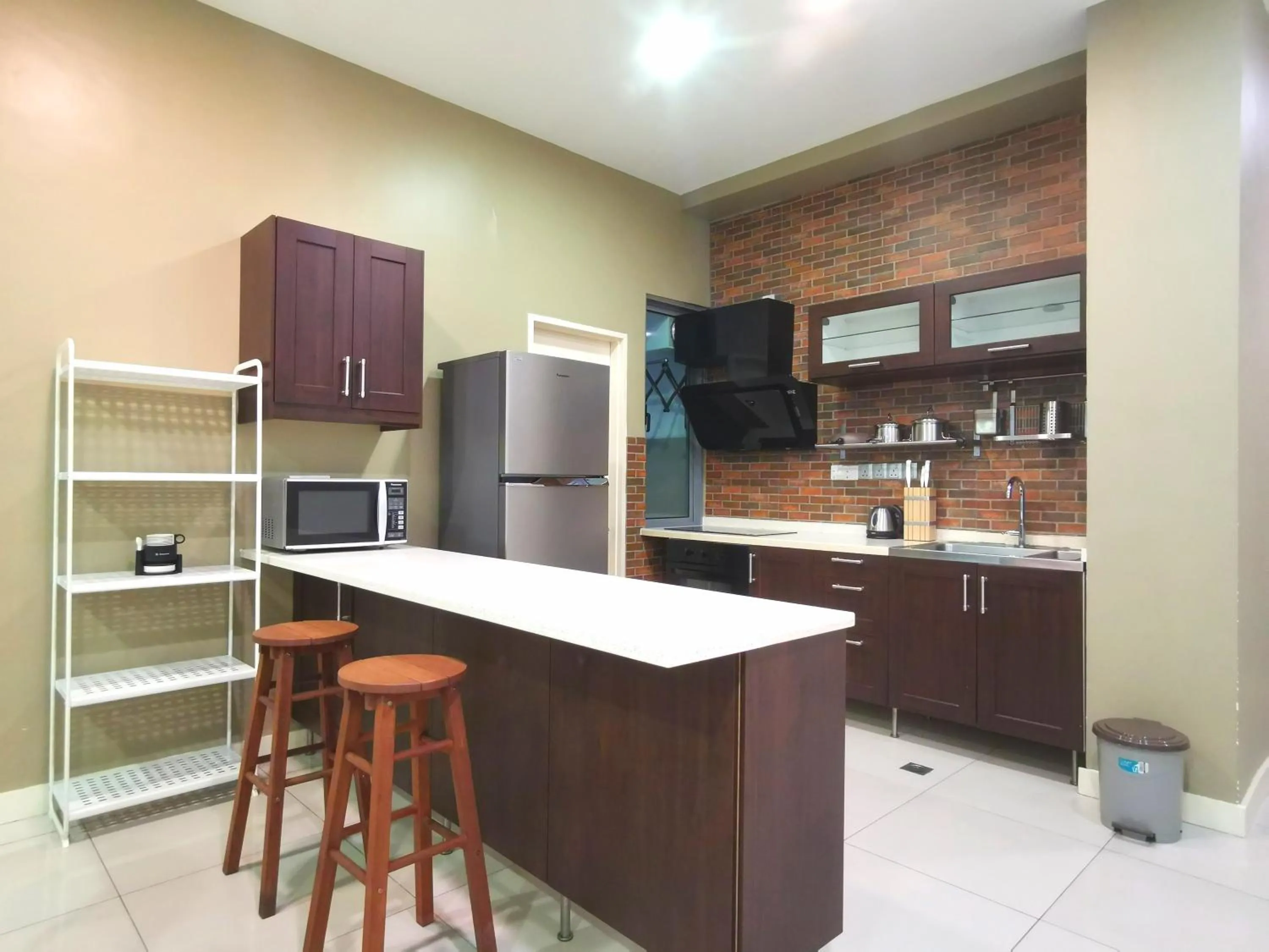 Kitchen or kitchenette in Sunset Seaview Vacation Condos @ IMAGO Shopping Mall