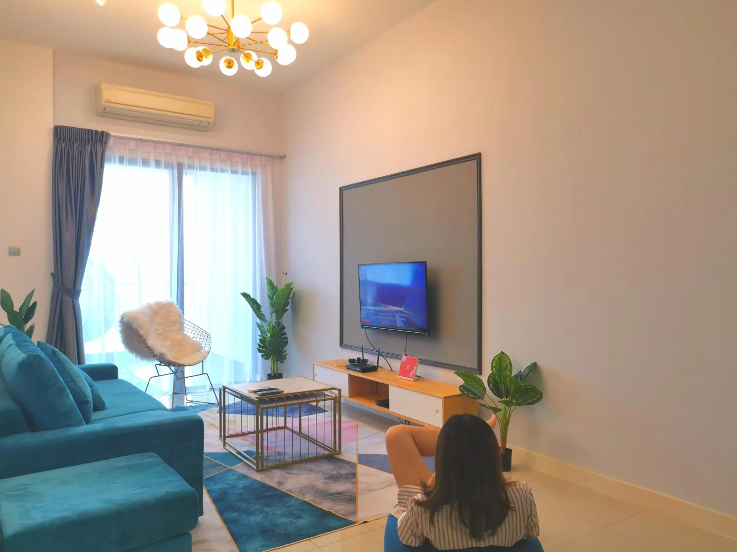 TV and multimedia in Sunset Seaview Vacation Condos @ IMAGO Shopping Mall