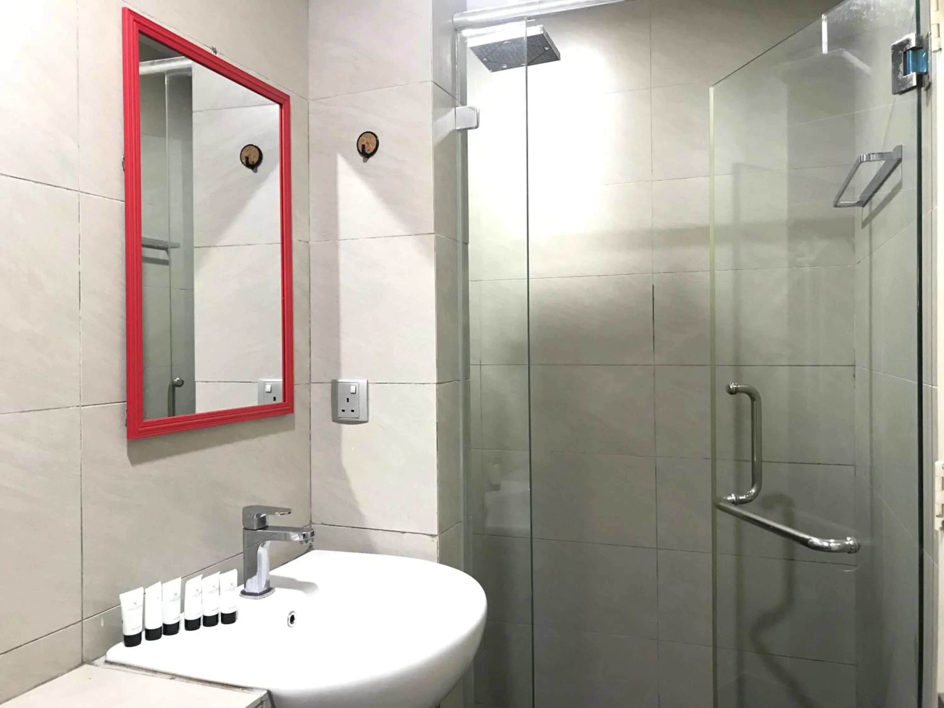 Shower in Sunset Seaview Vacation Condos @ IMAGO Shopping Mall