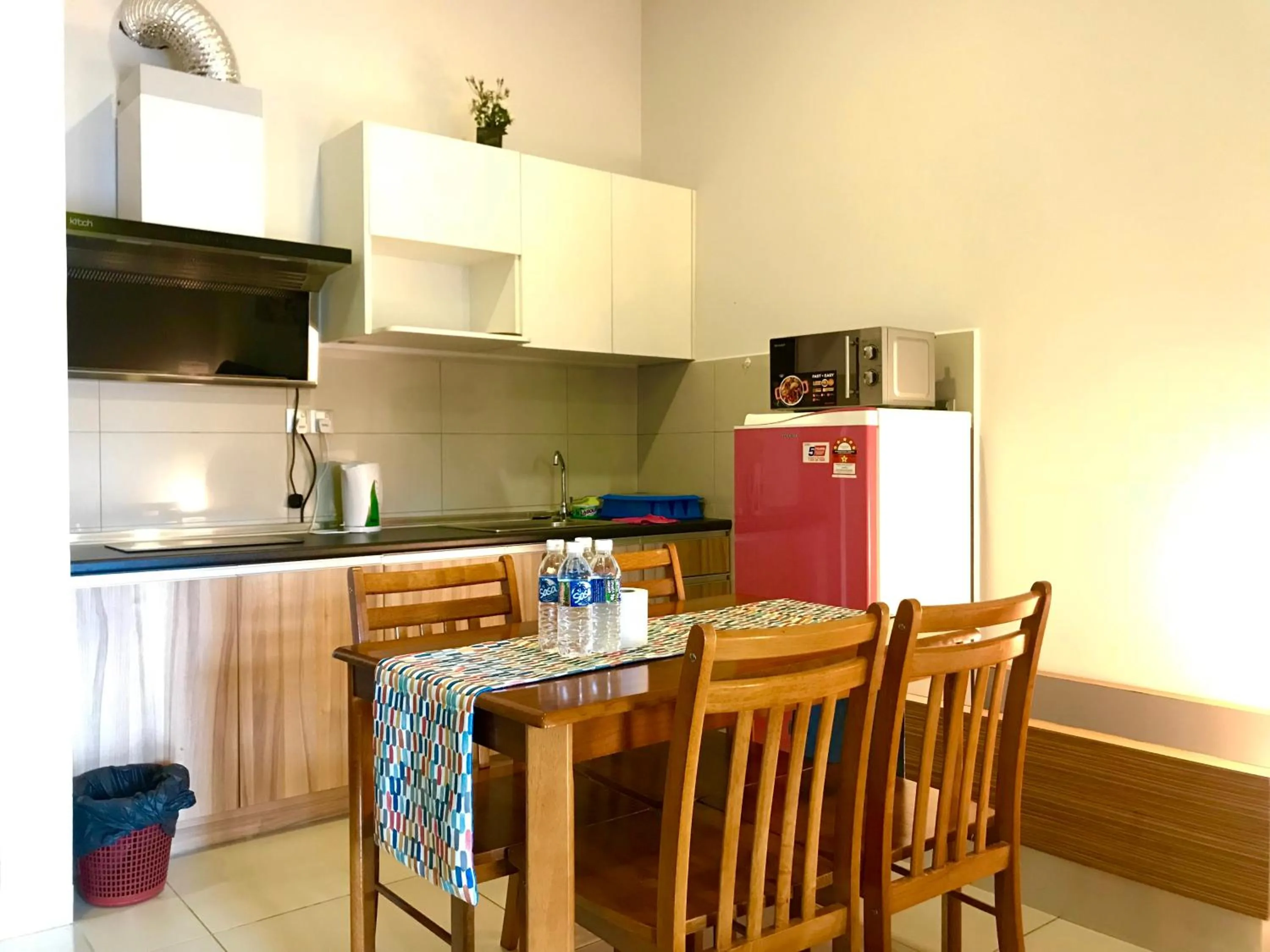 Kitchen or kitchenette in Sunset Seaview Vacation Condos @ IMAGO Shopping Mall