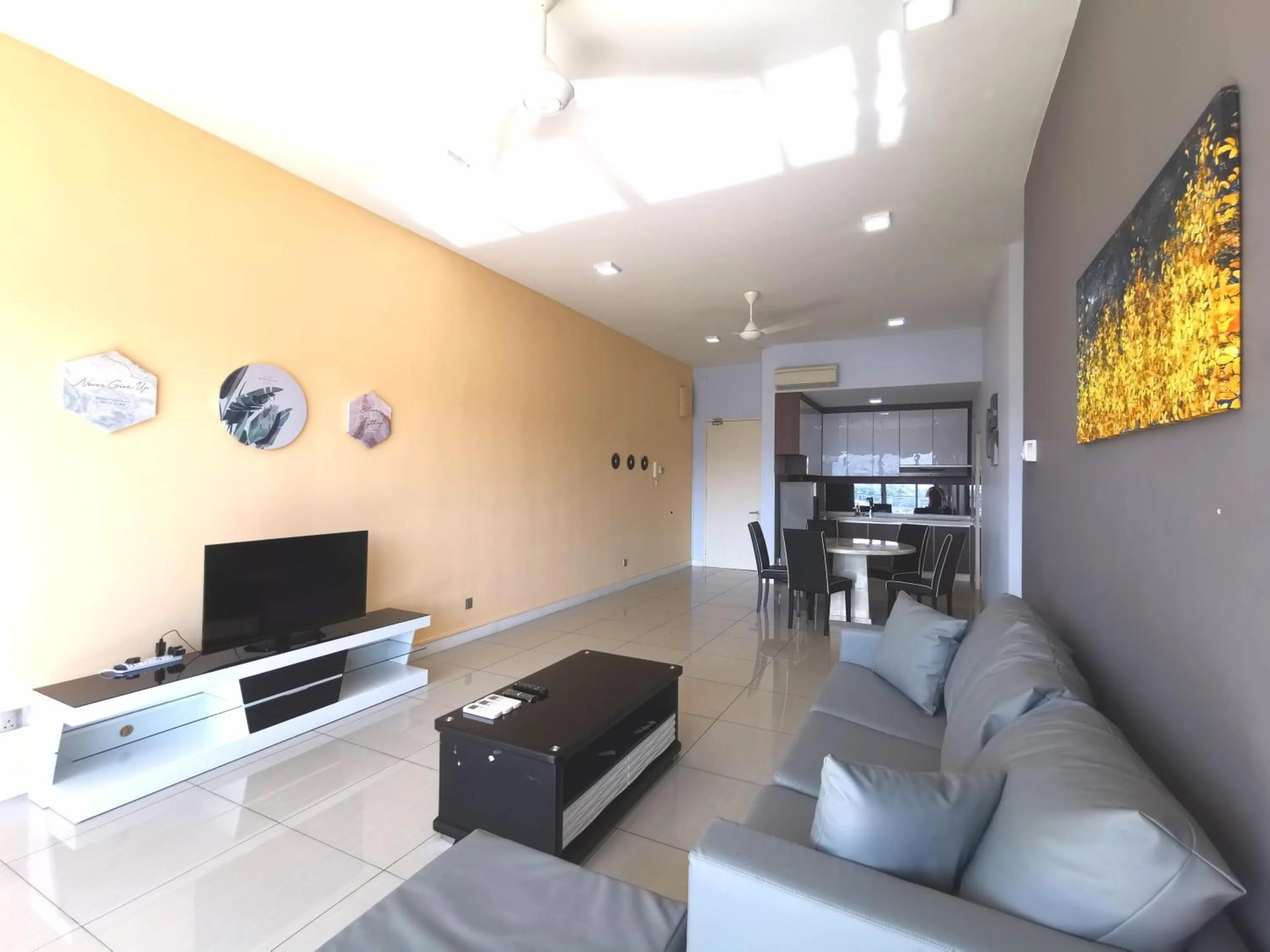 TV and multimedia in Sunset Seaview Vacation Condos @ IMAGO Shopping Mall