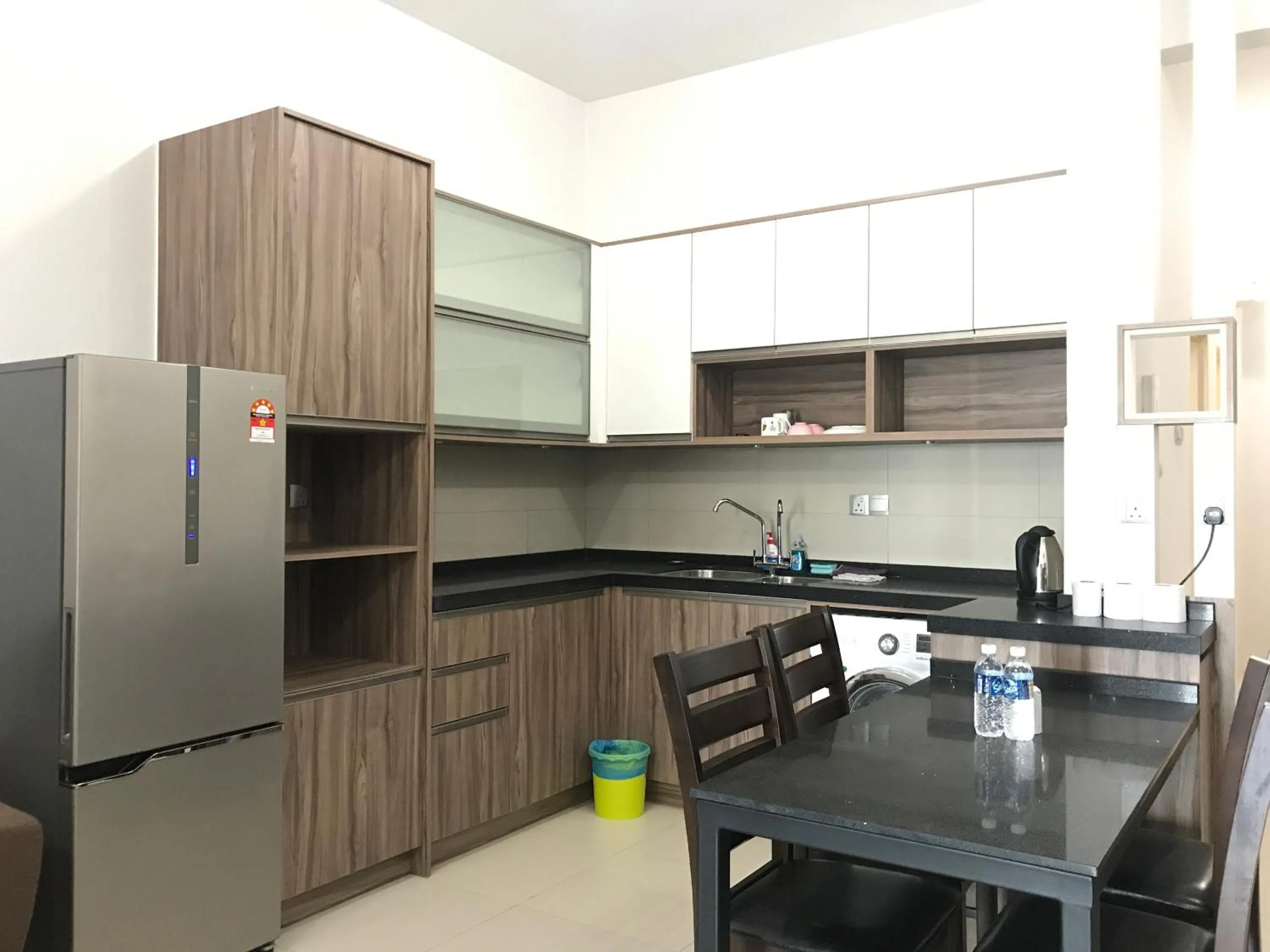 Kitchen or kitchenette in Sunset Seaview Vacation Condos @ IMAGO Shopping Mall