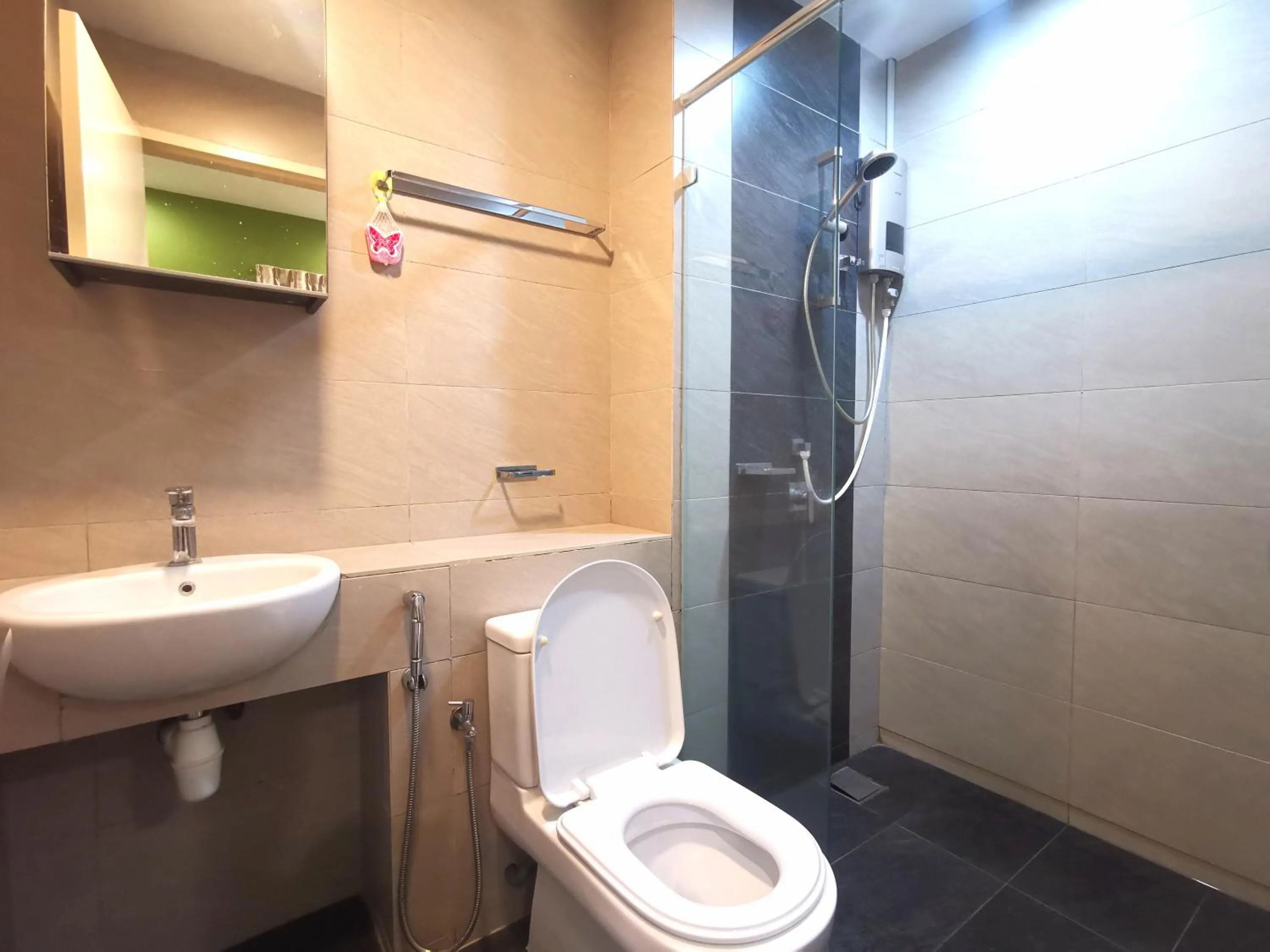 Shower in Sunset Seaview Vacation Condos @ IMAGO Shopping Mall