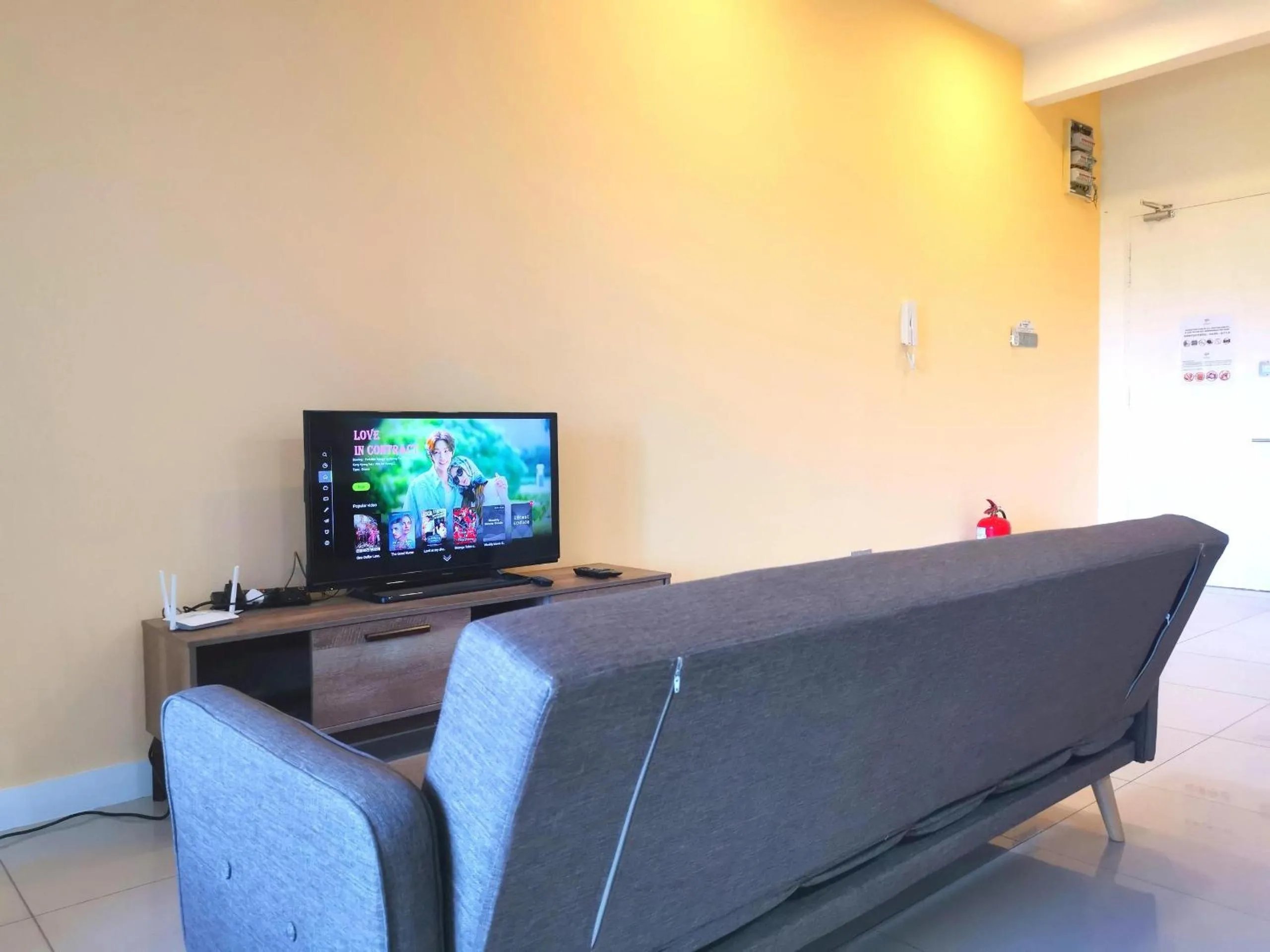 TV and multimedia in Sunset Seaview Vacation Condos @ IMAGO Shopping Mall