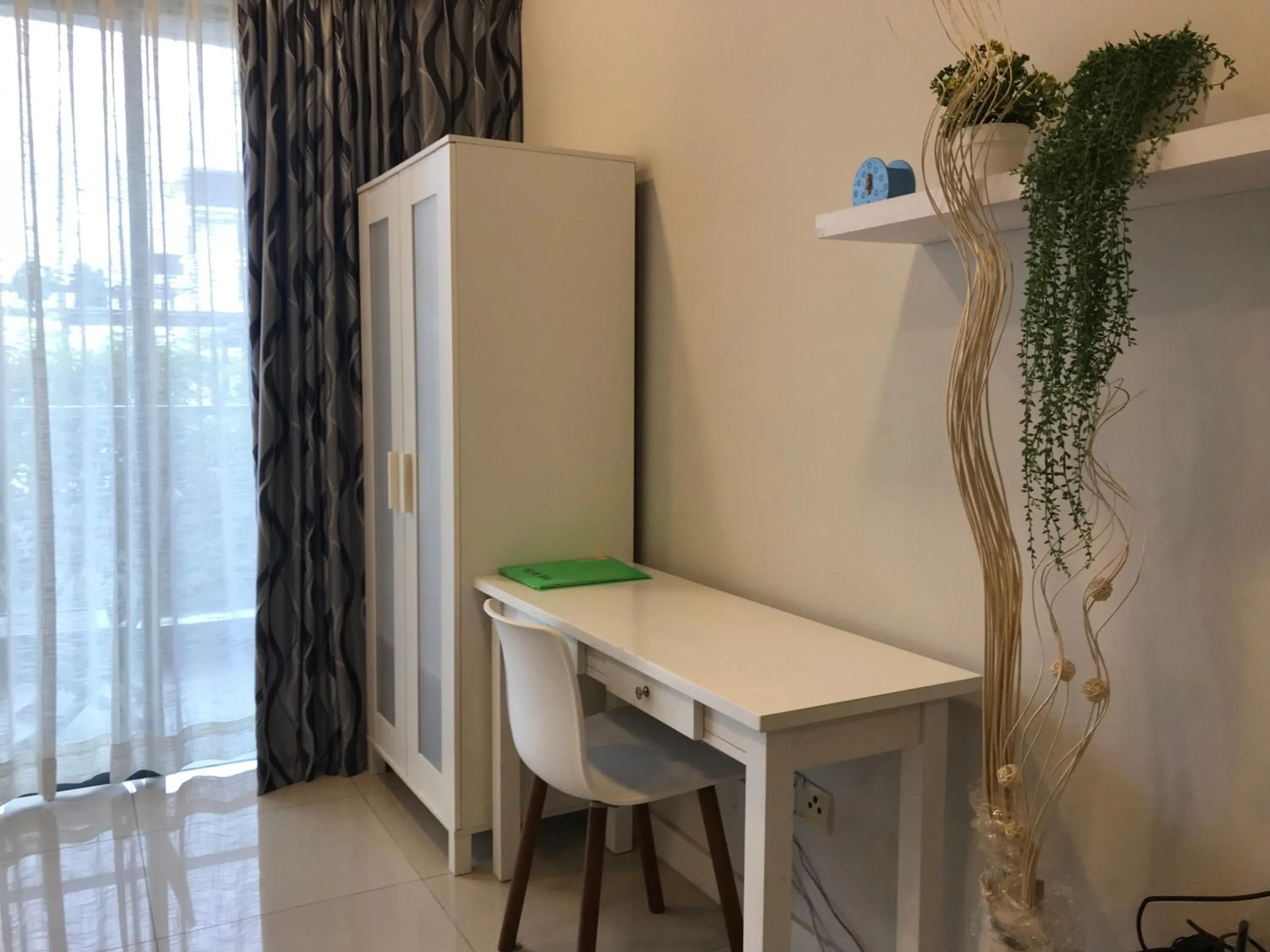 wardrobe in Sunset Seaview Vacation Condos @ IMAGO Shopping Mall