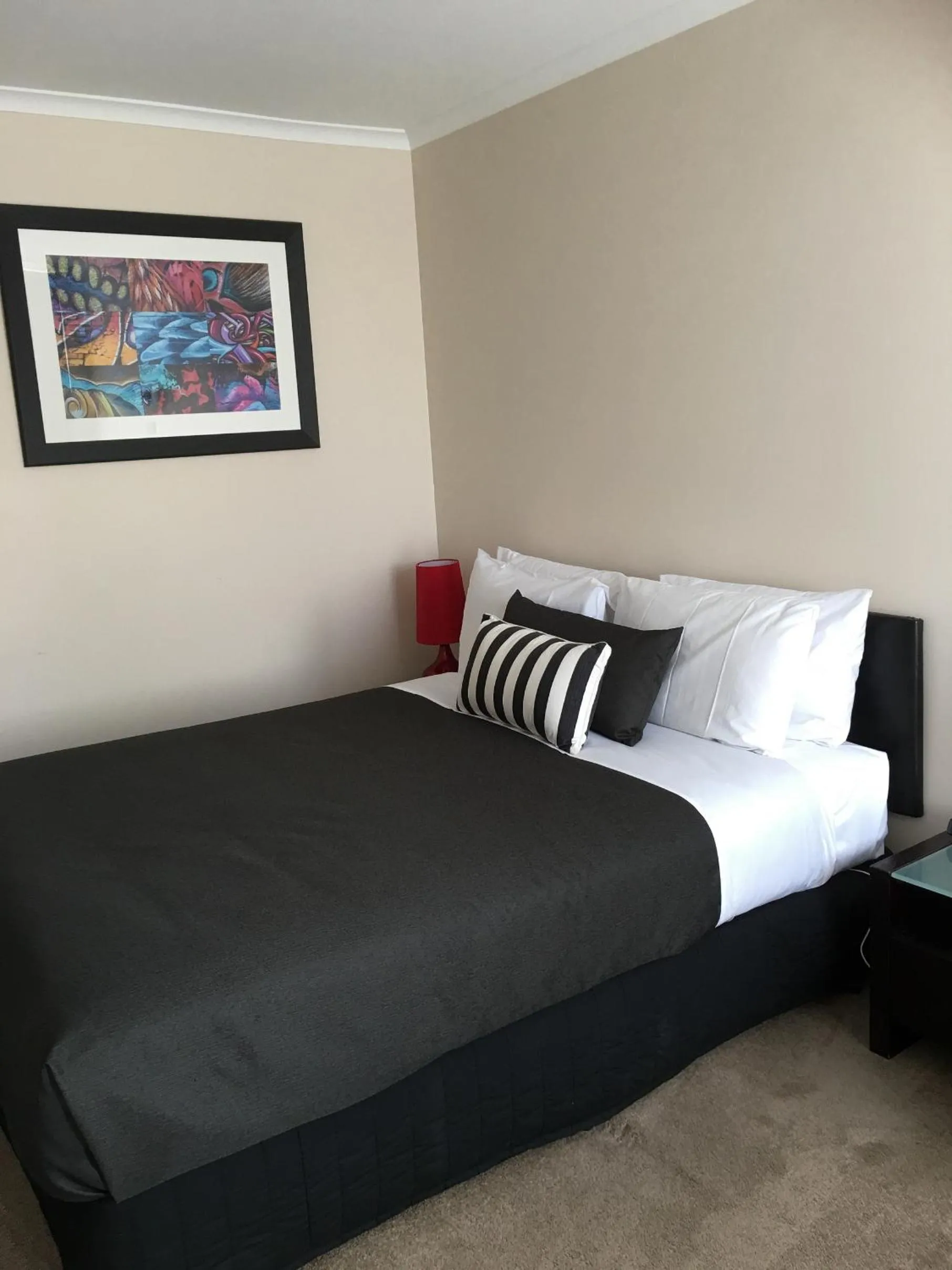 Bedroom, Bed in Avondel Motor Inn