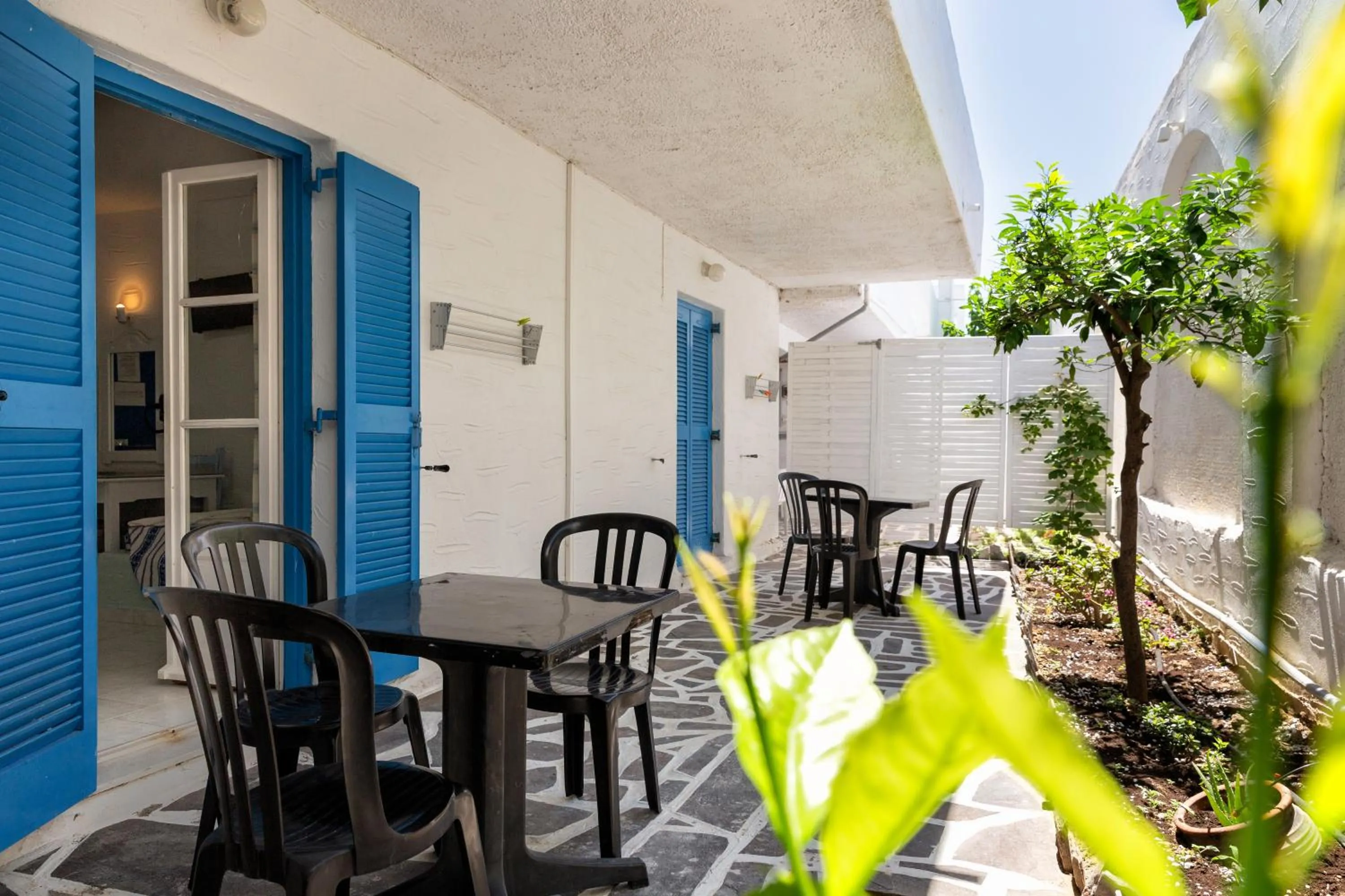 Garden in Stratos Apartments & Studios