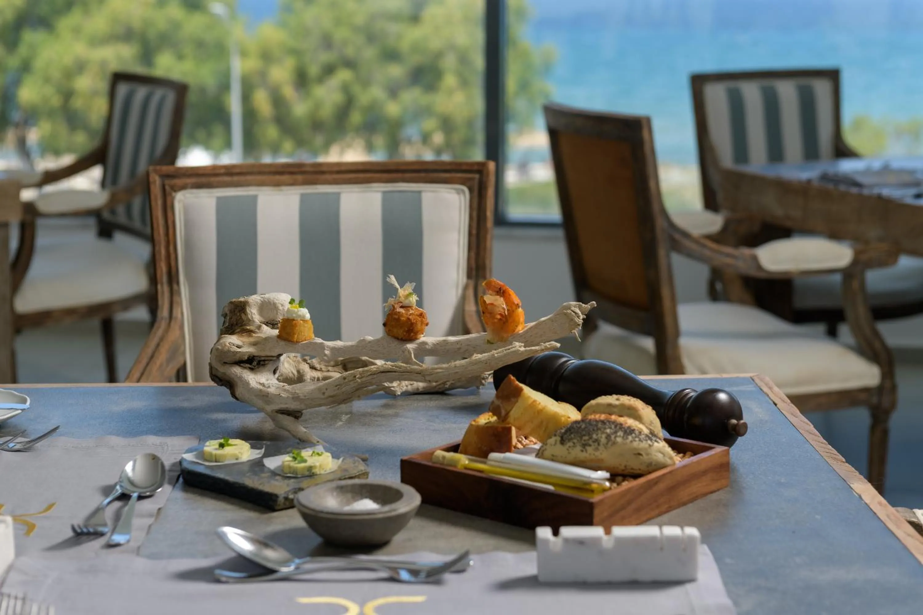 Food in Diamond Deluxe Hotel - Adults Only