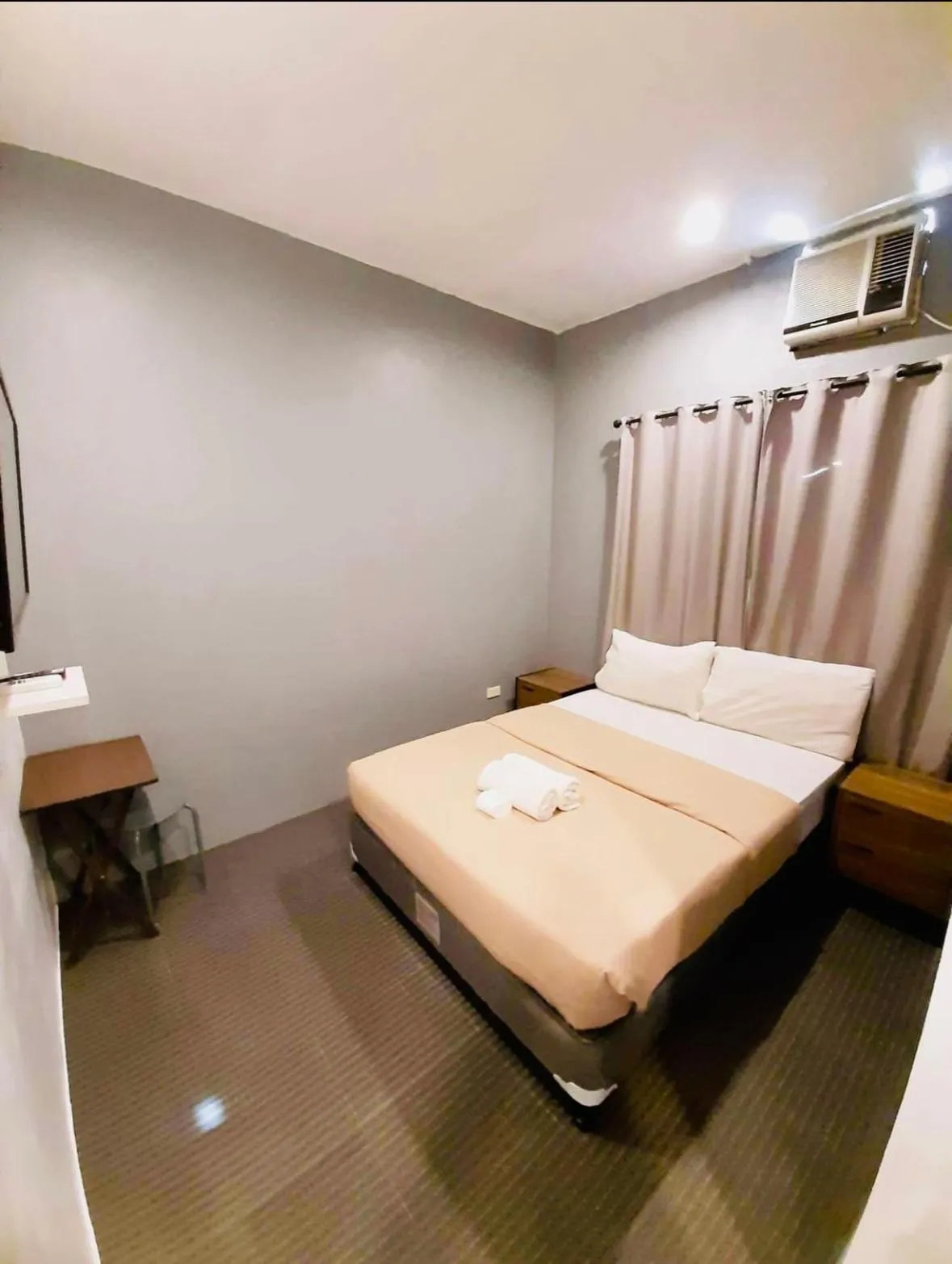 Bedroom in Hometown Hotel - Lacson Bacolod