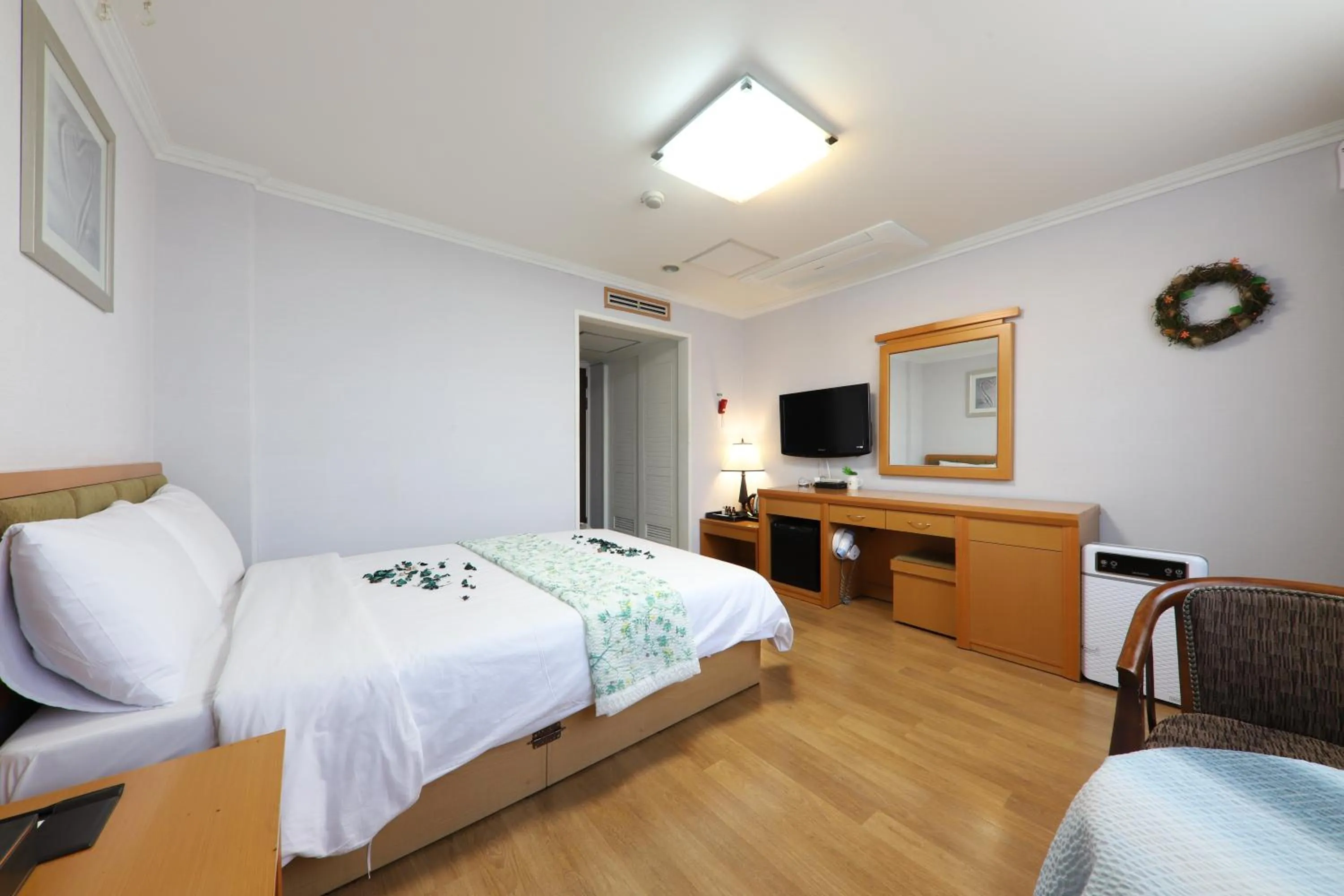 Utopia Tourist Hotel