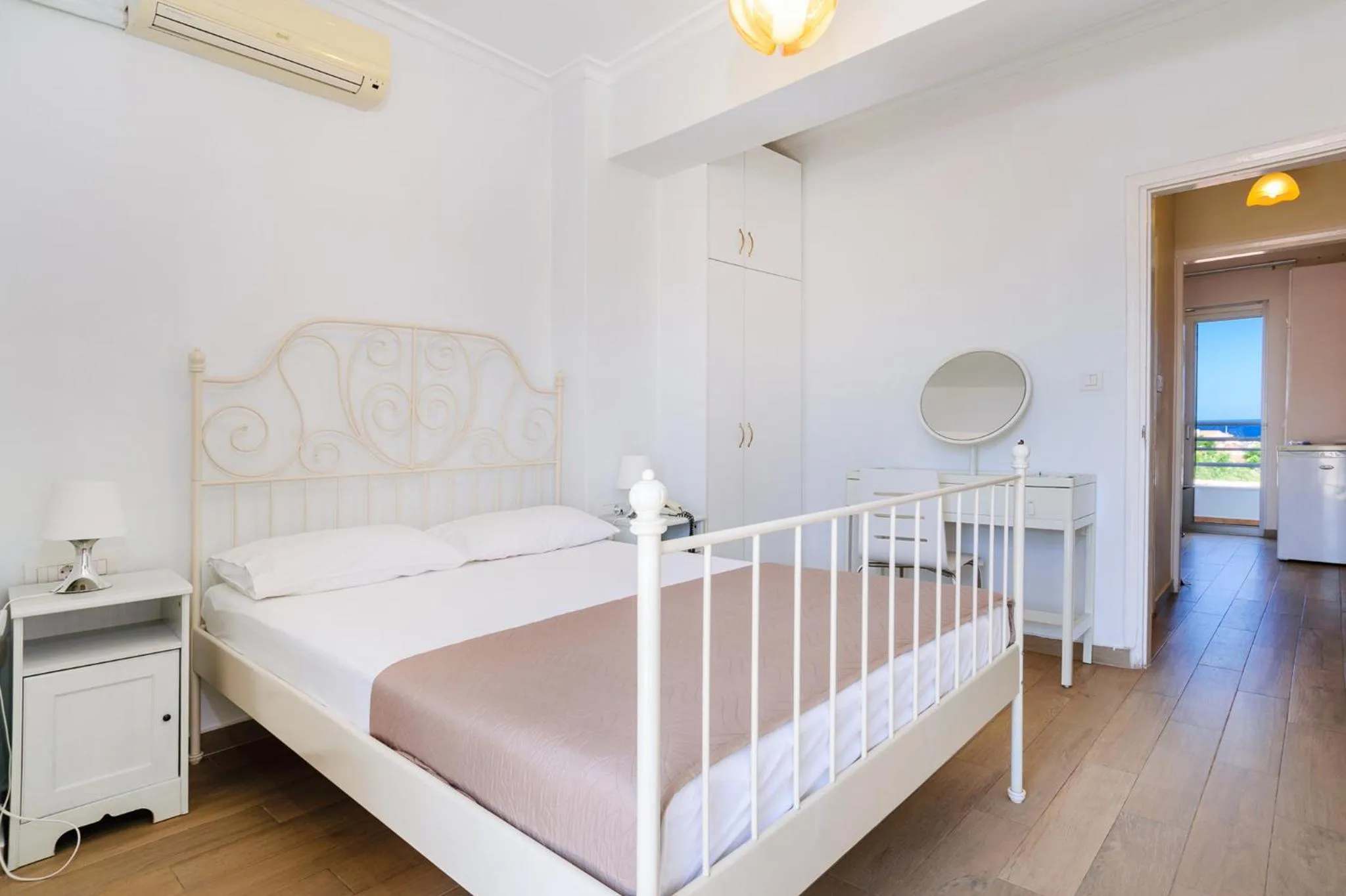 Bed in Archontiki City Hotel