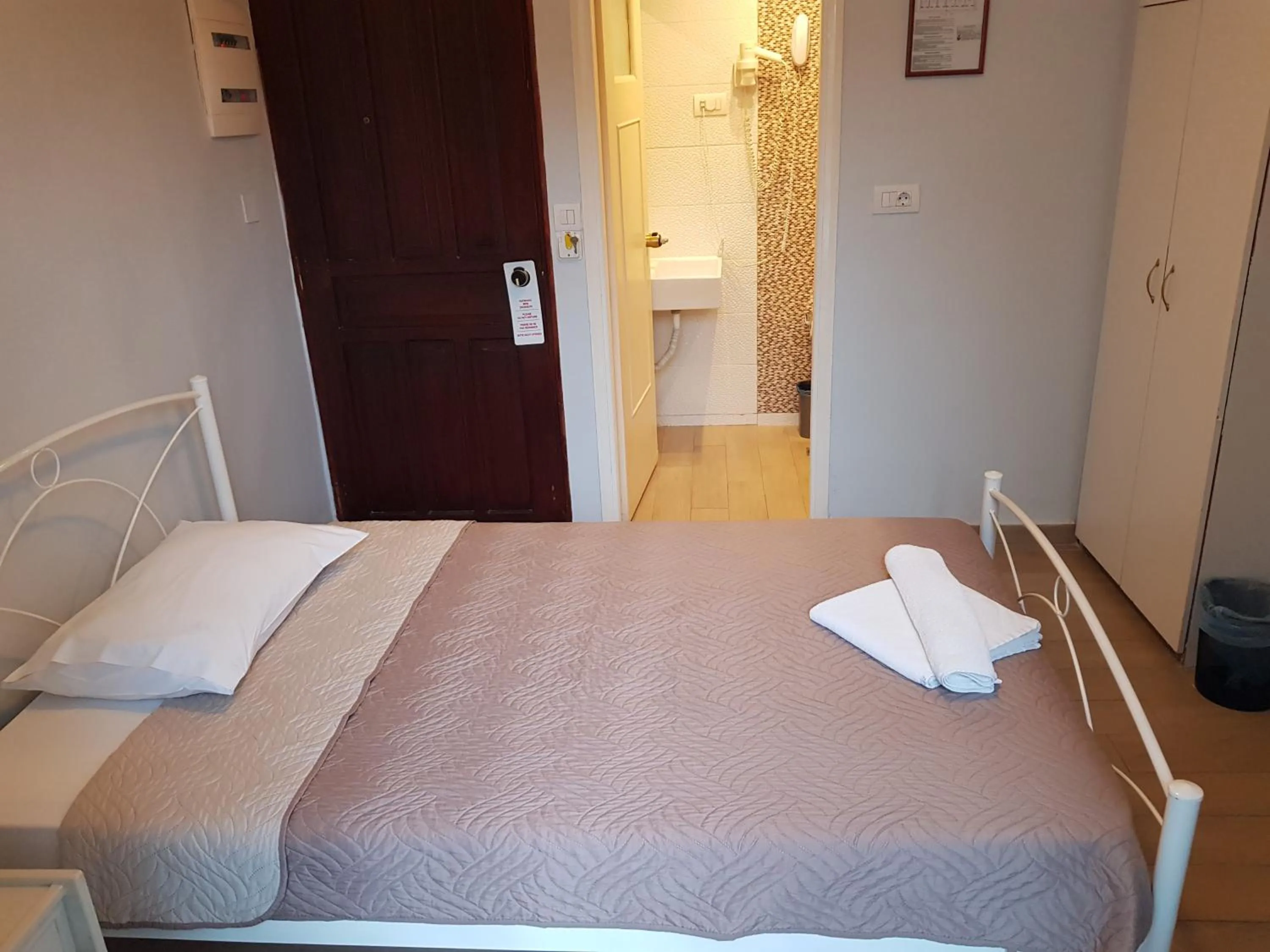 Bed in Archontiki City Hotel