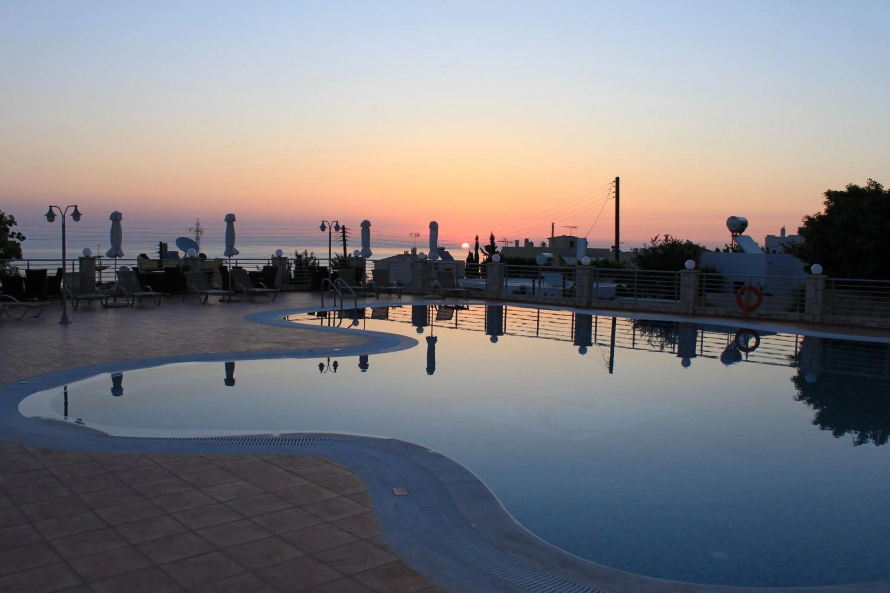 Swimming pool in Pilot's Villas Luxury Suites