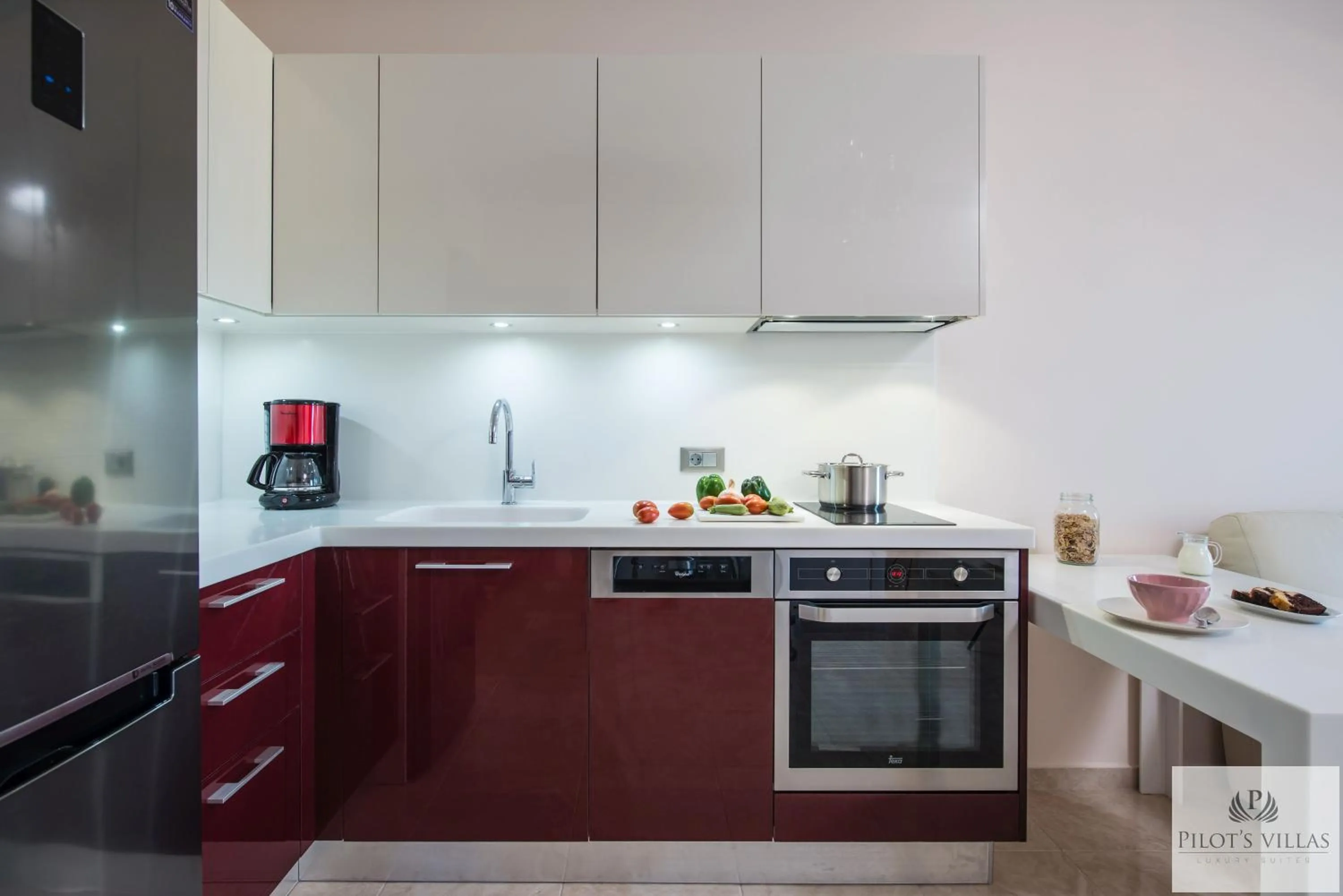 Kitchen or kitchenette in Pilot's Villas Luxury Suites