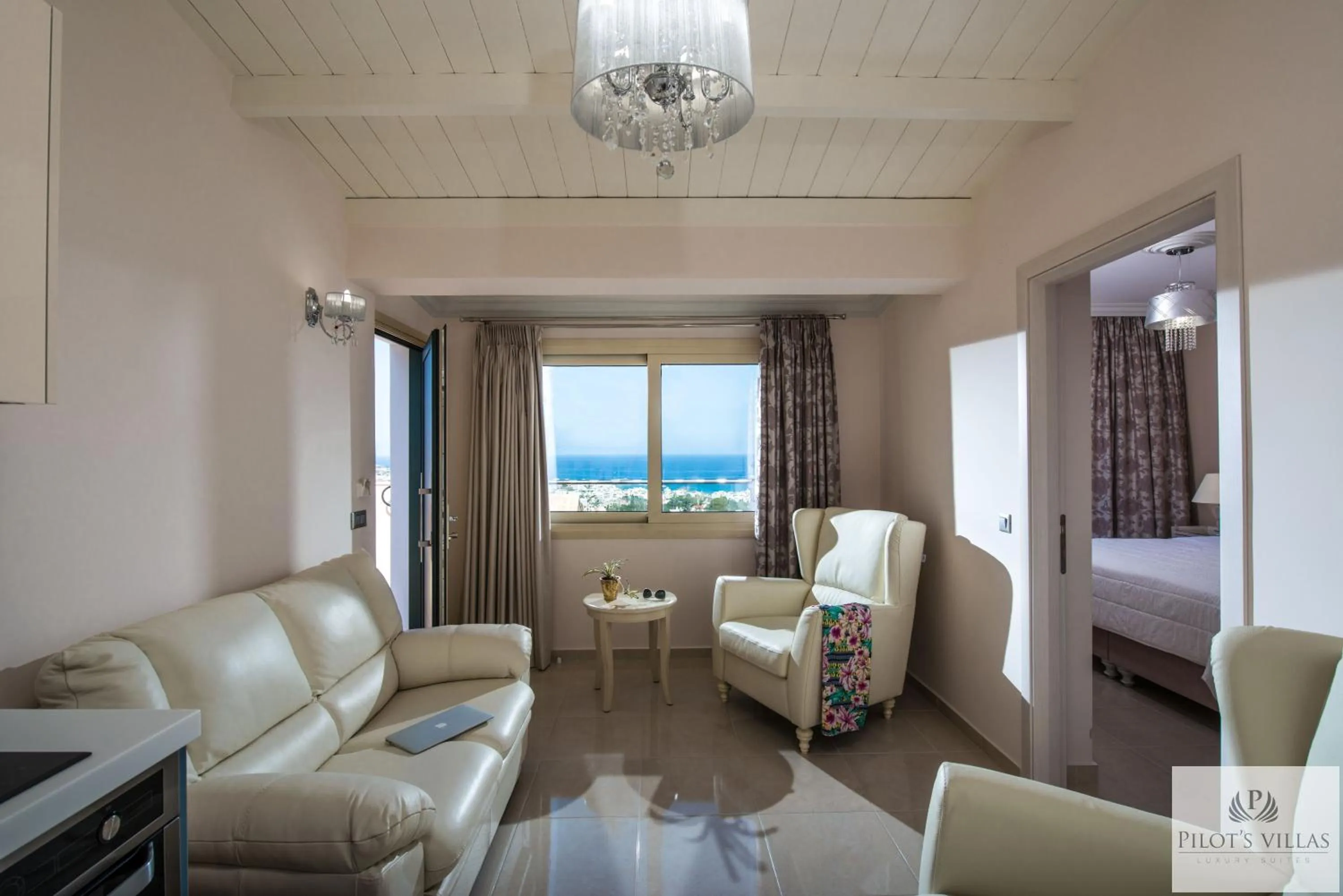 Living room in Pilot's Villas Luxury Suites