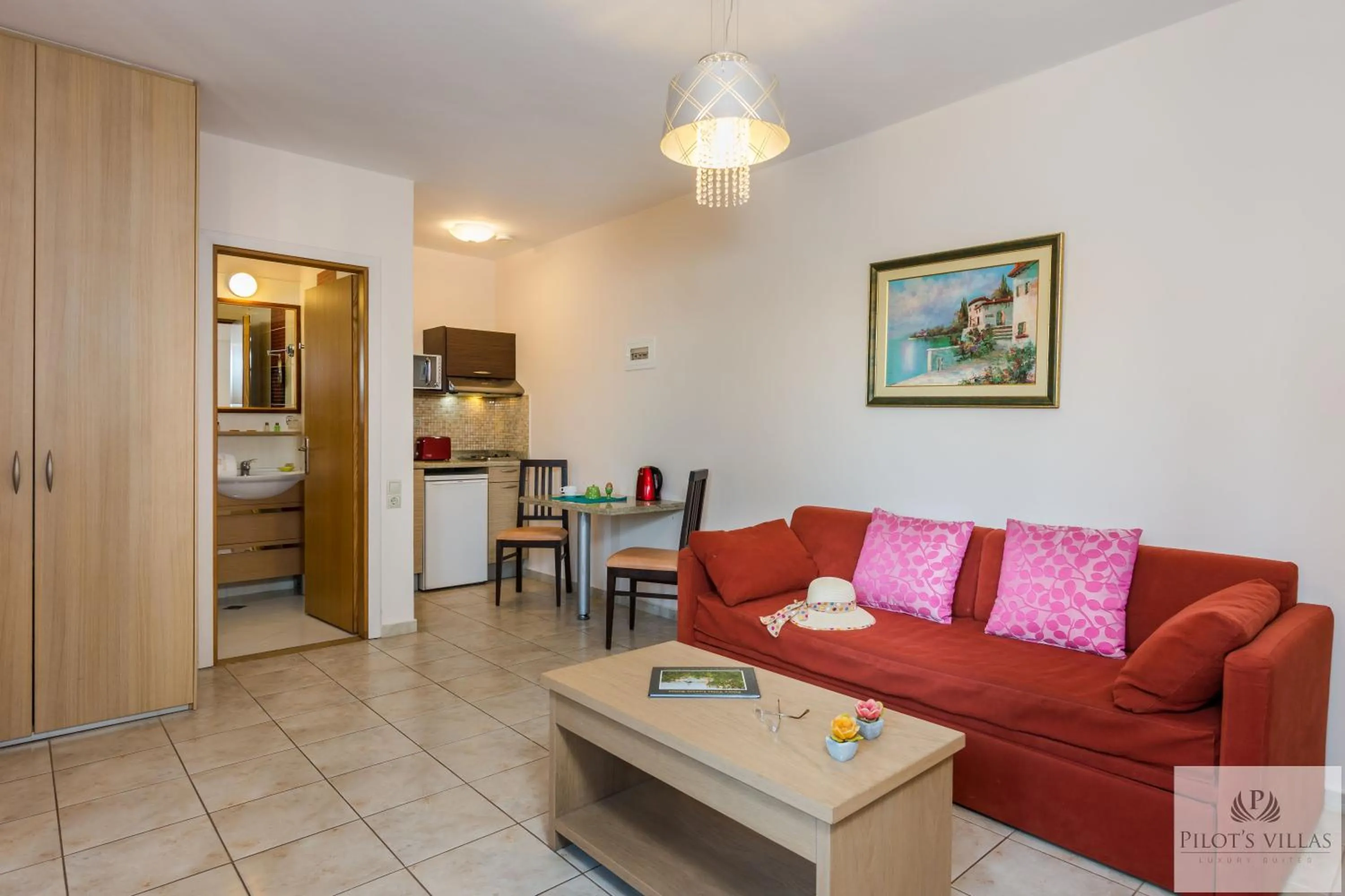 Living room in Pilot's Villas Luxury Suites