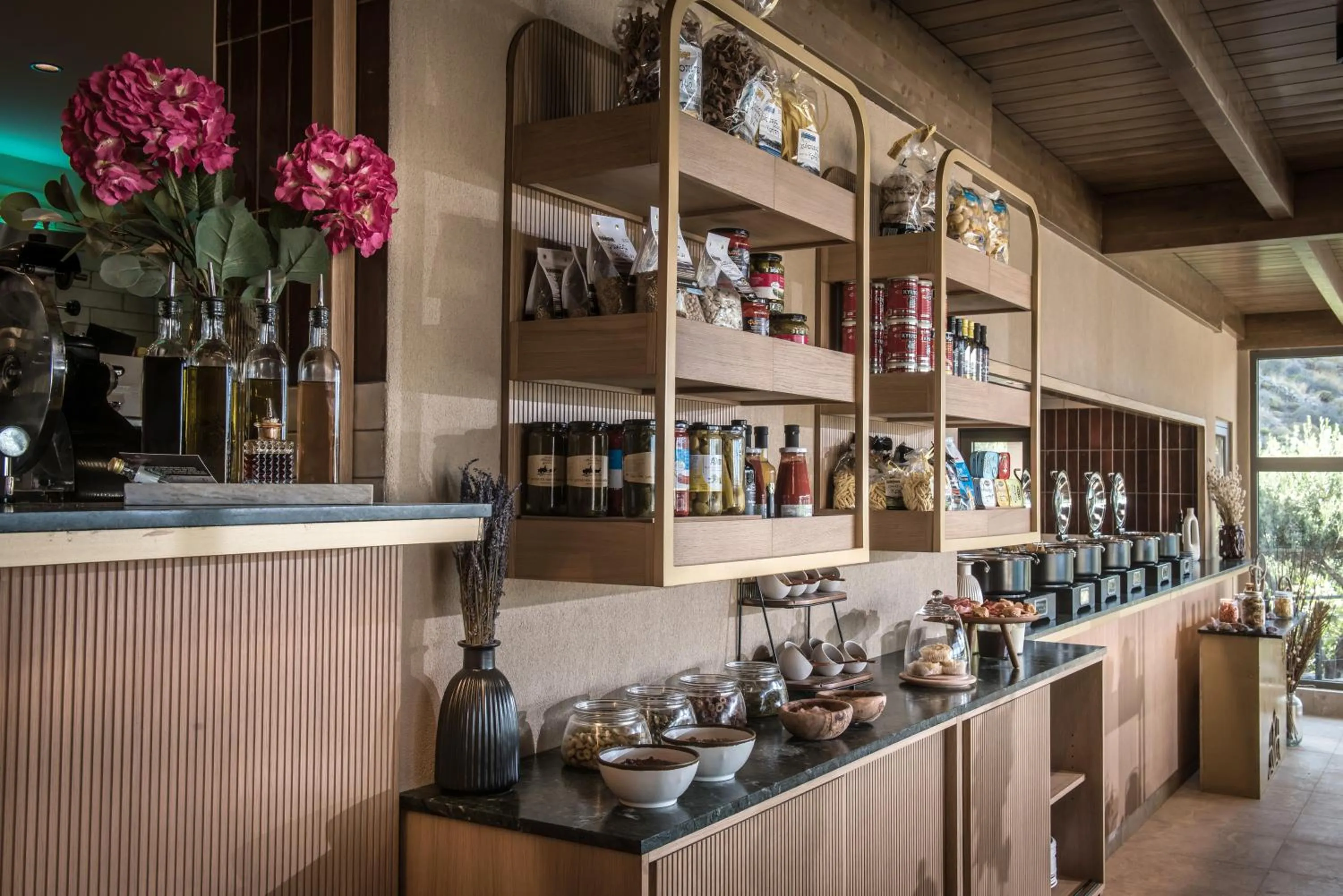 Food and drinks in Enorme Infinity Elounda - Adults Only