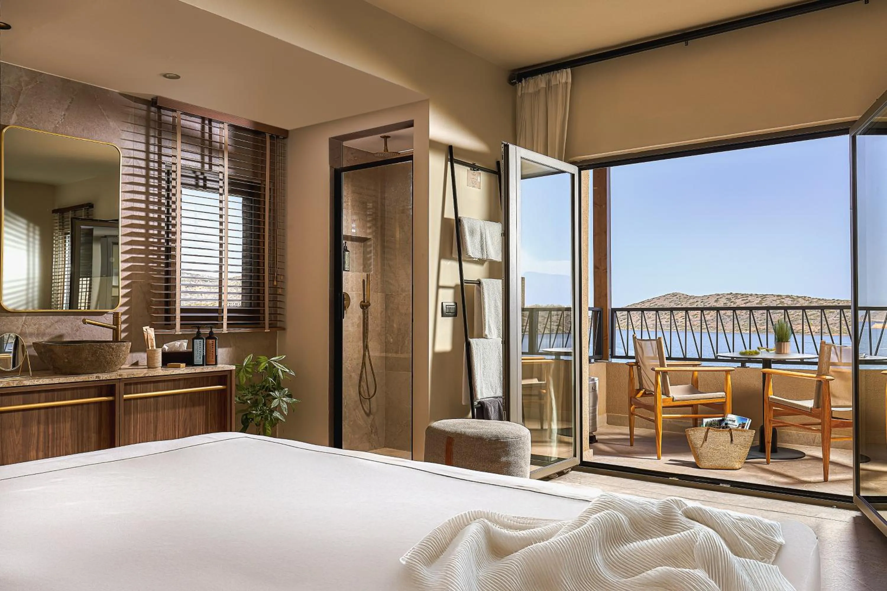 Photo of the whole room, Bed in Enorme Infinity Elounda - Adults Only