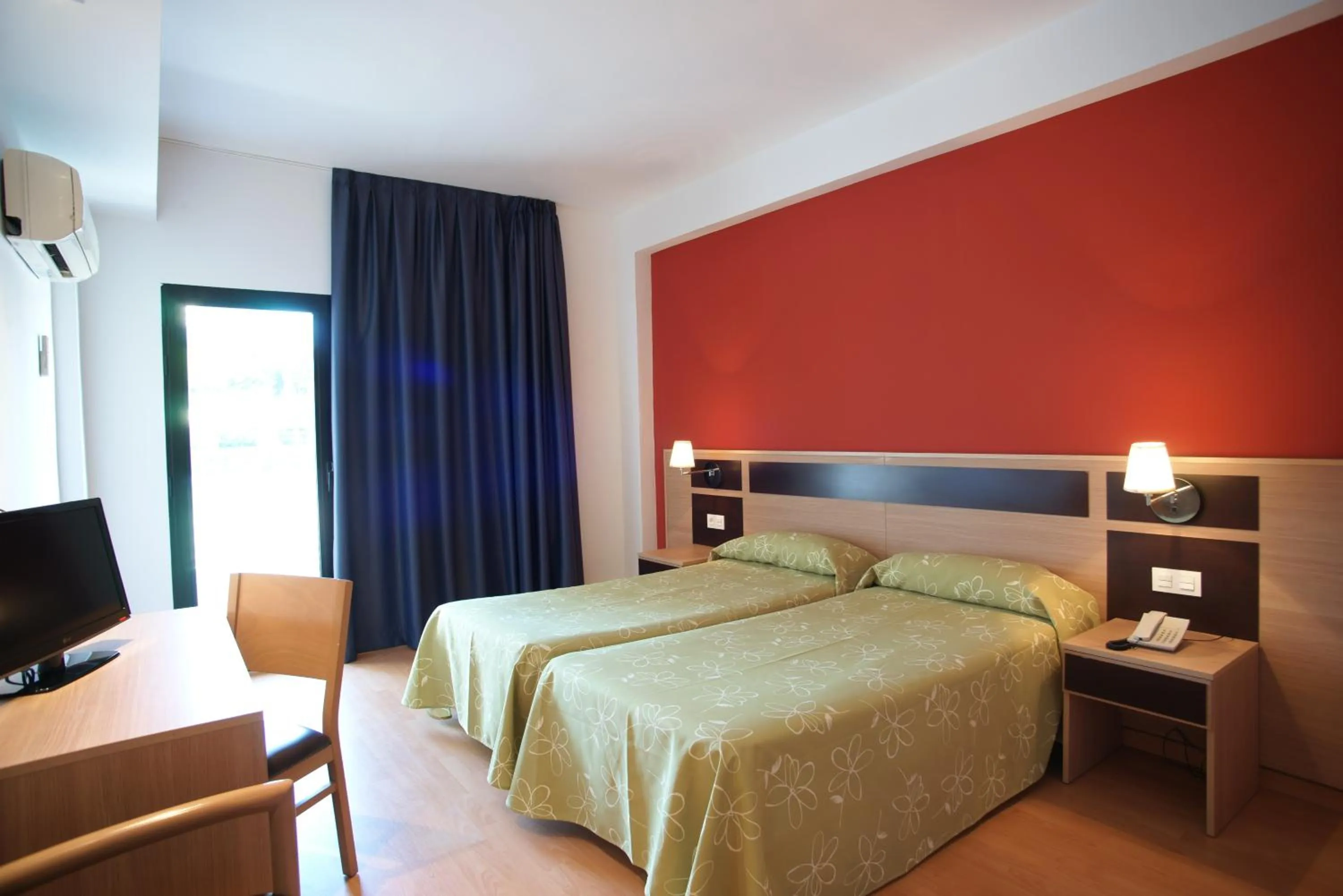 Bedroom, Bed in Hotel Golden