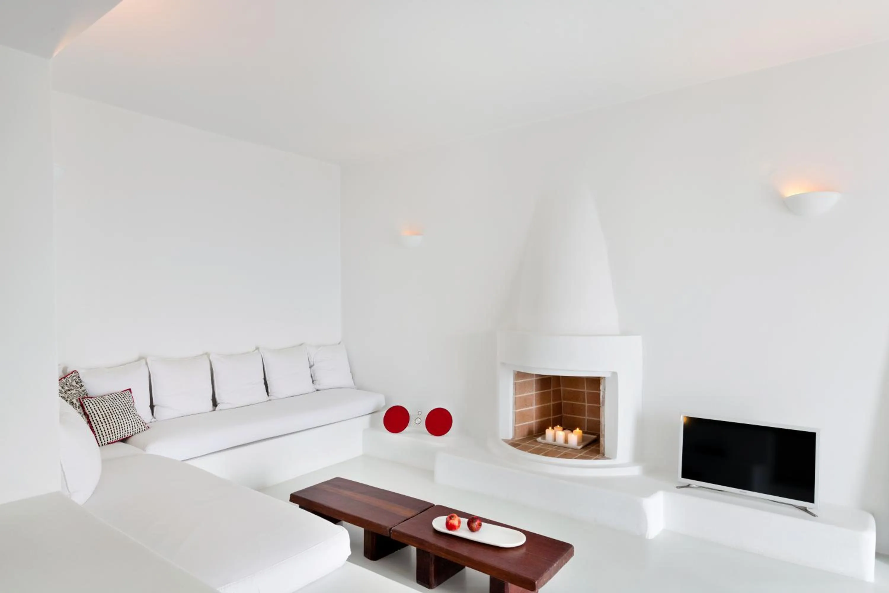 TV and multimedia, Bed in Aenaon Villas