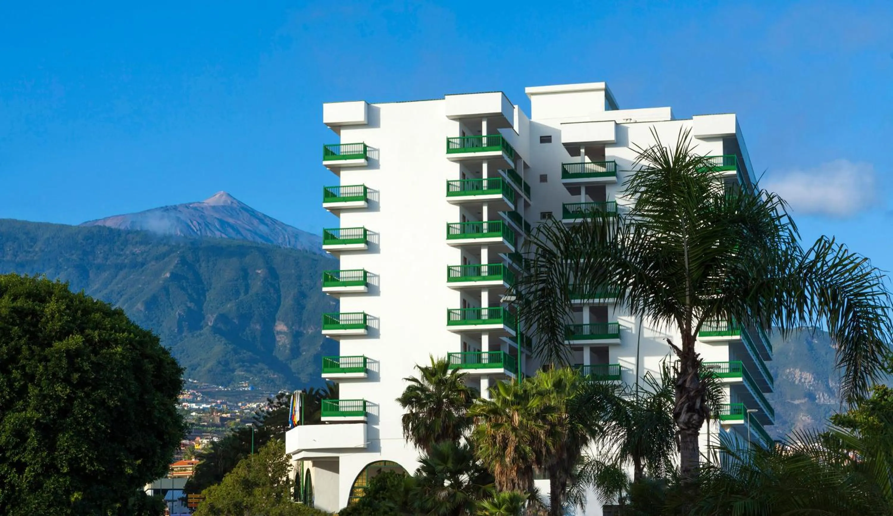 Property building in SOL Puerto de la Cruz Tenerife