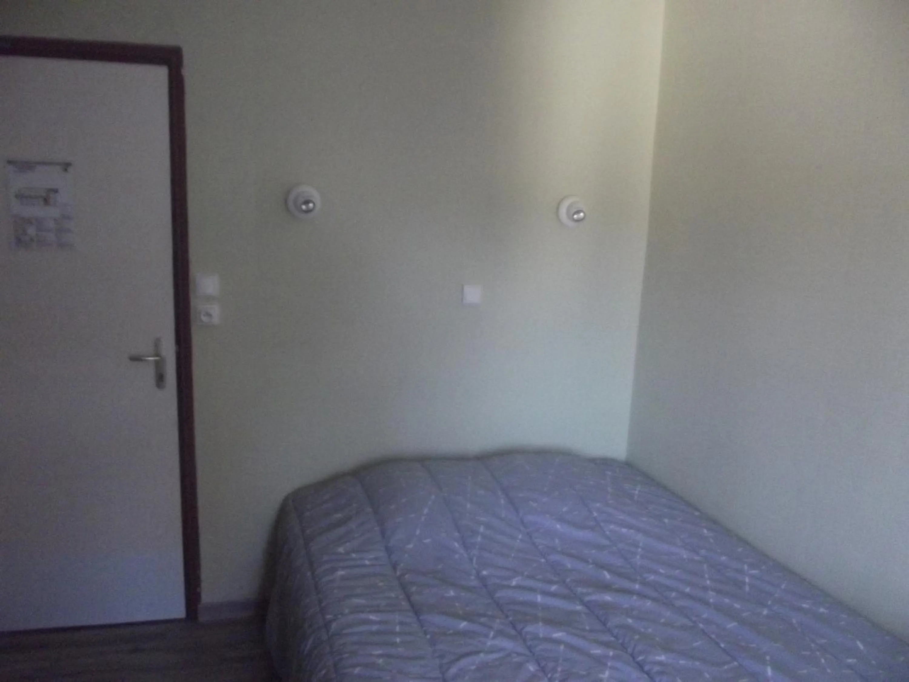 Photo of the whole room, Bed in Hôtel des mineurs