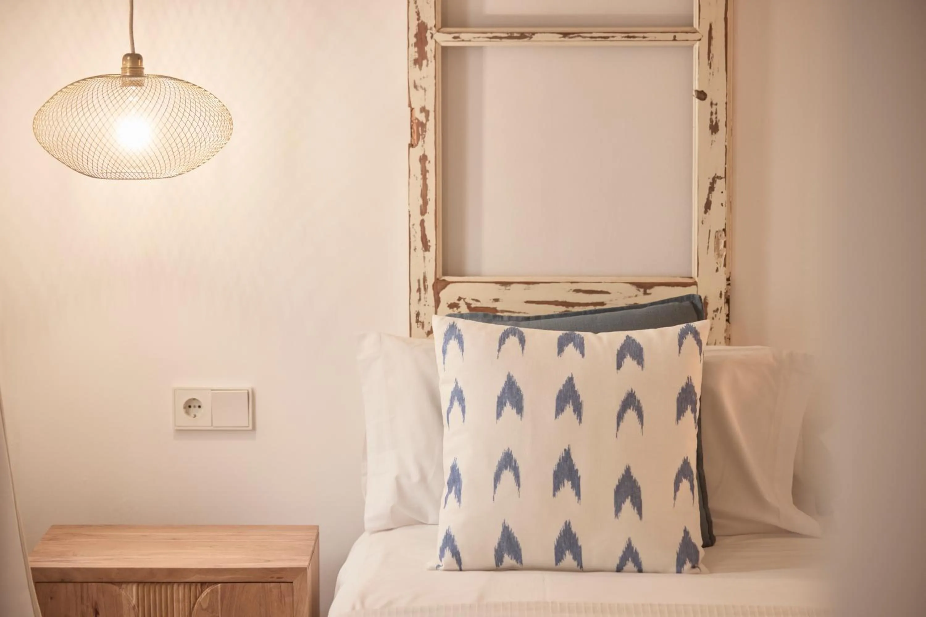 Decorative detail, Bed in Can Savella - Turismo de Interior