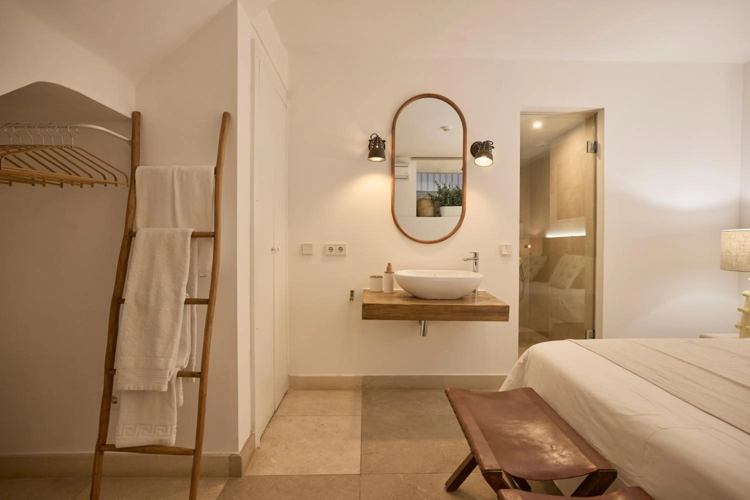Bathroom, Bed in Can Savella - Turismo de Interior