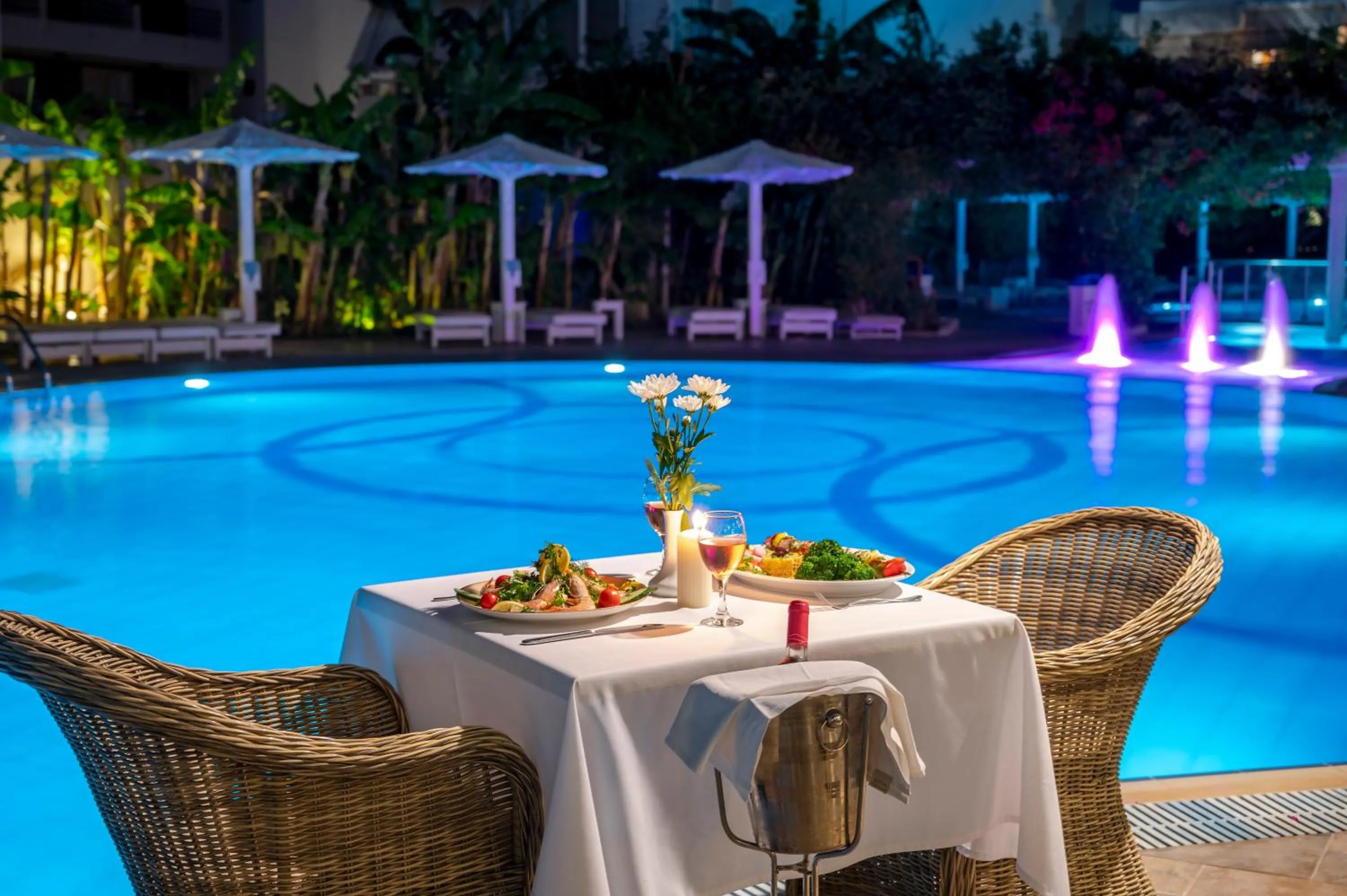 Restaurant/places to eat in Peridis Family Resort