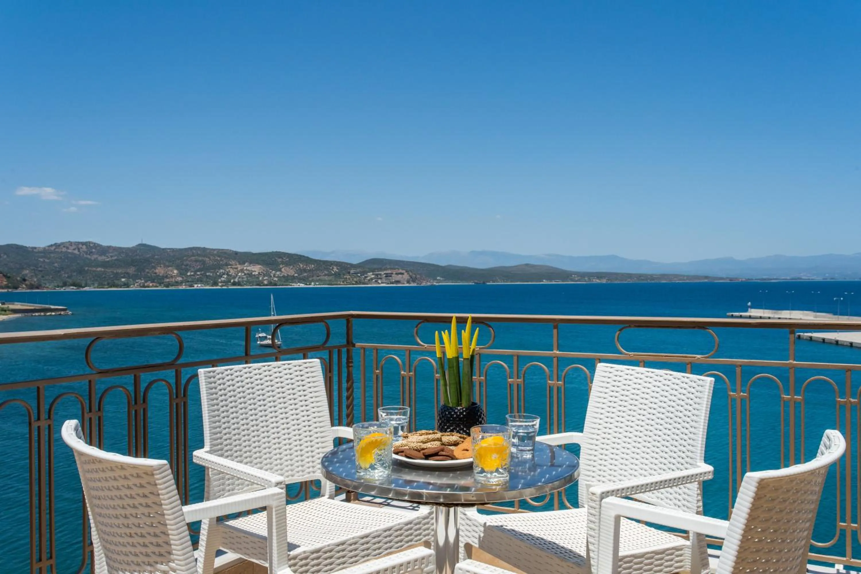 Balcony/Terrace in Pantheon City Hotel