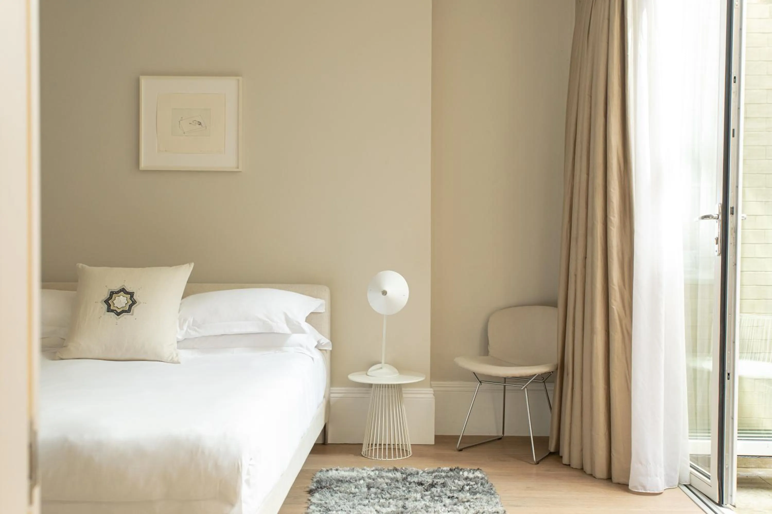 Bedroom, Bed in 56 Welbeck Street