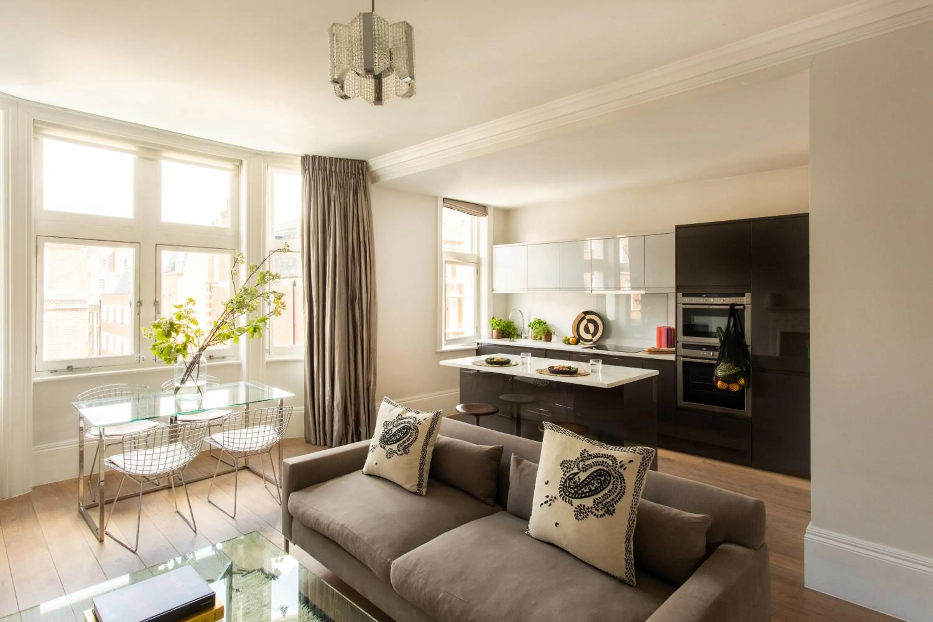 Living room in 56 Welbeck Street