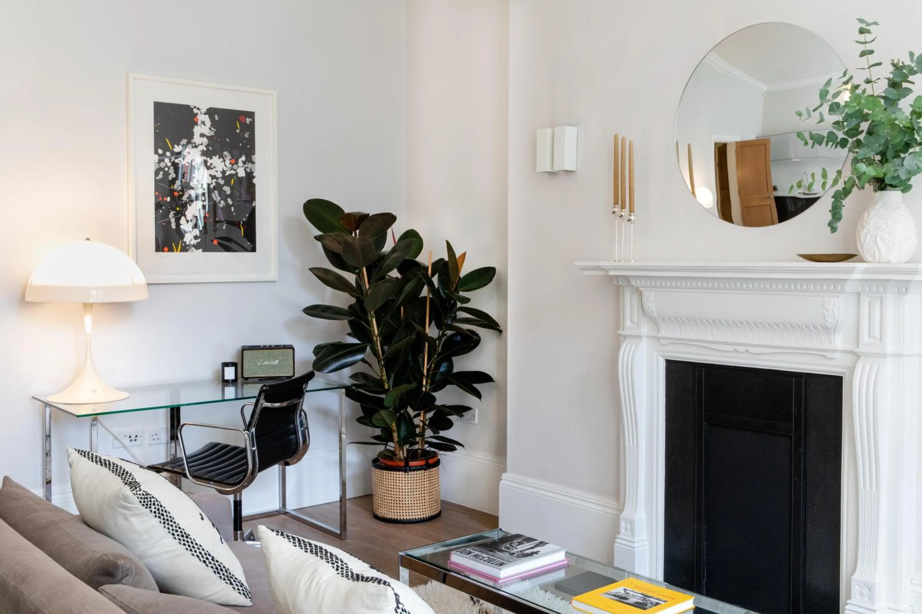 Living room in 56 Welbeck Street