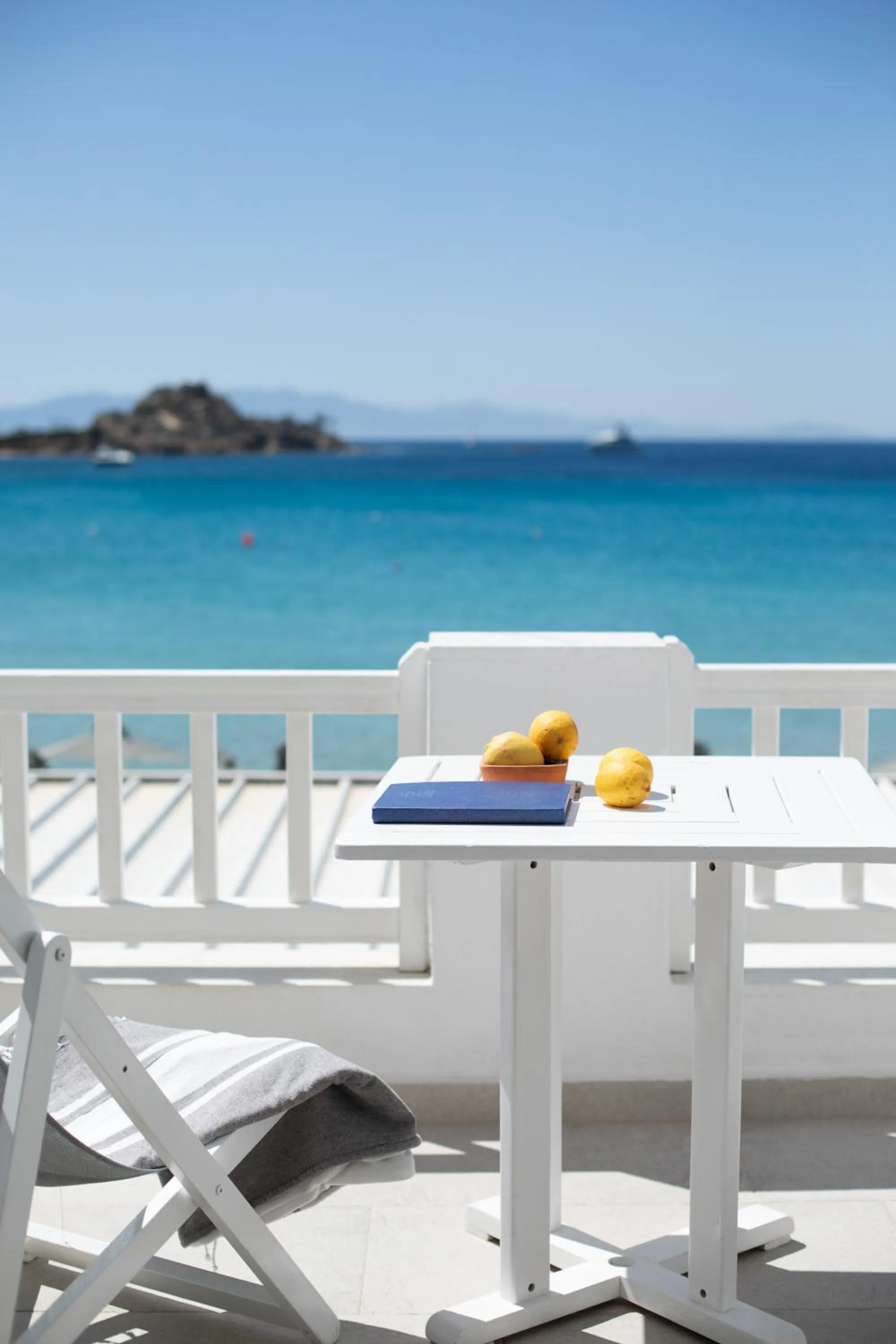 Beach in Acrogiali Beachfront Hotel Mykonos