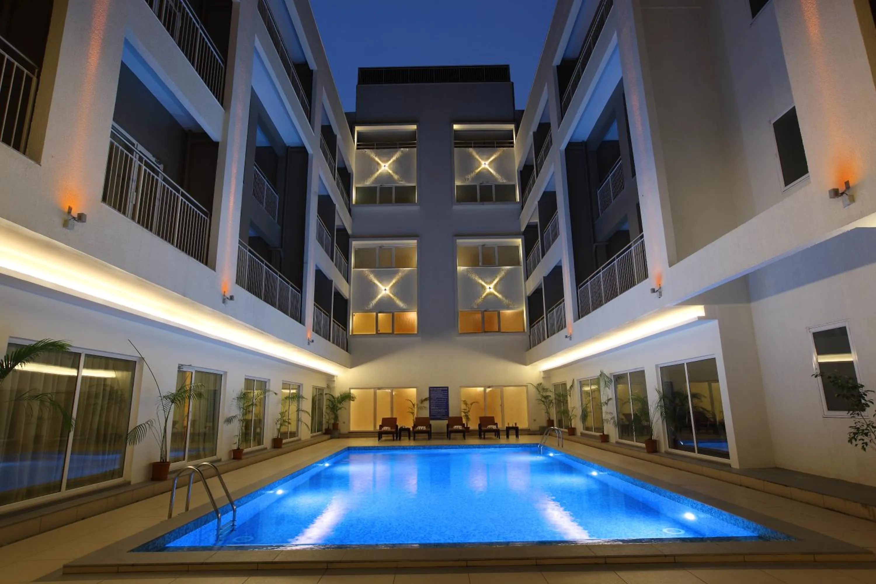 Swimming pool in Starlit Suites Kochi
