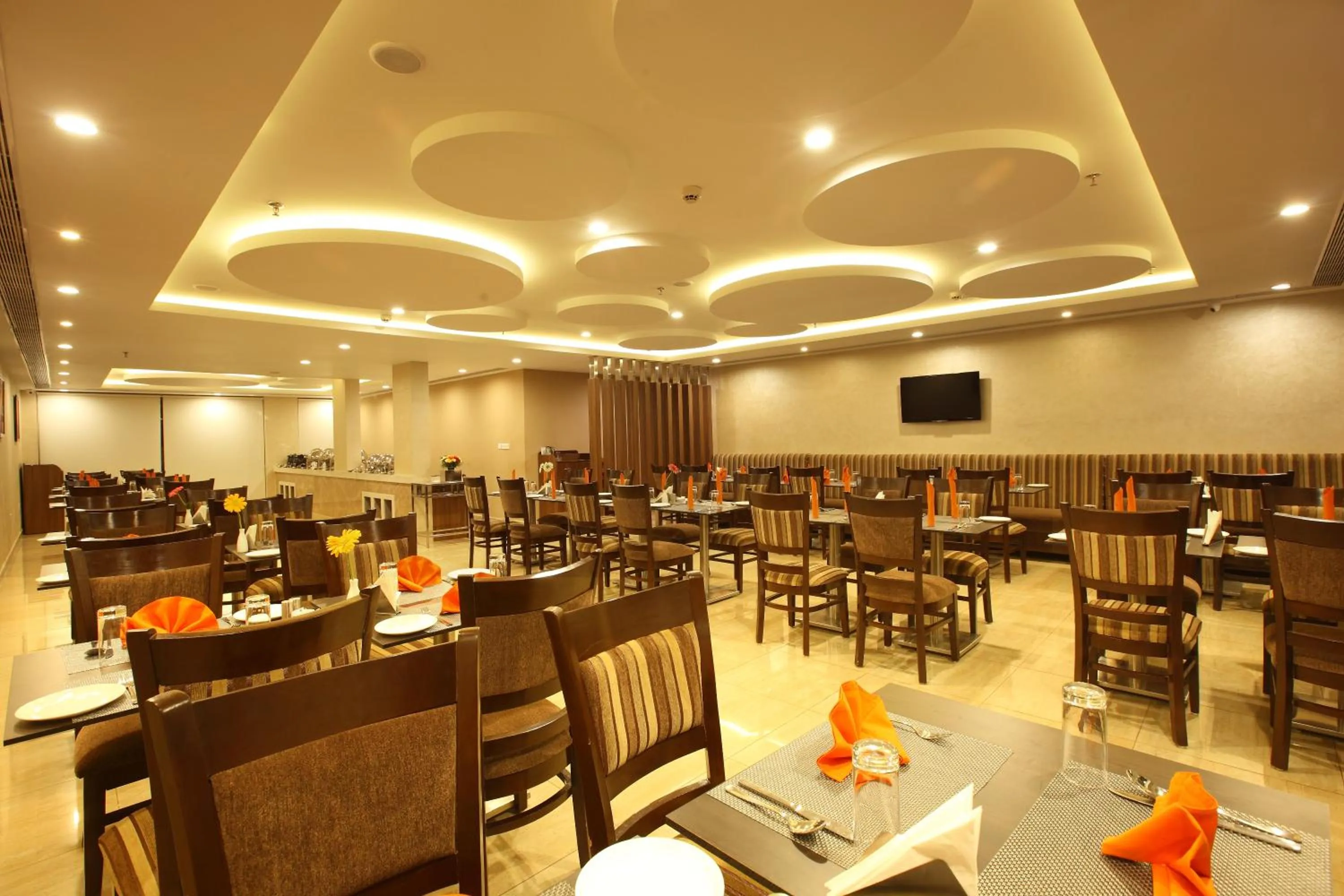 Restaurant/places to eat in Starlit Suites Kochi