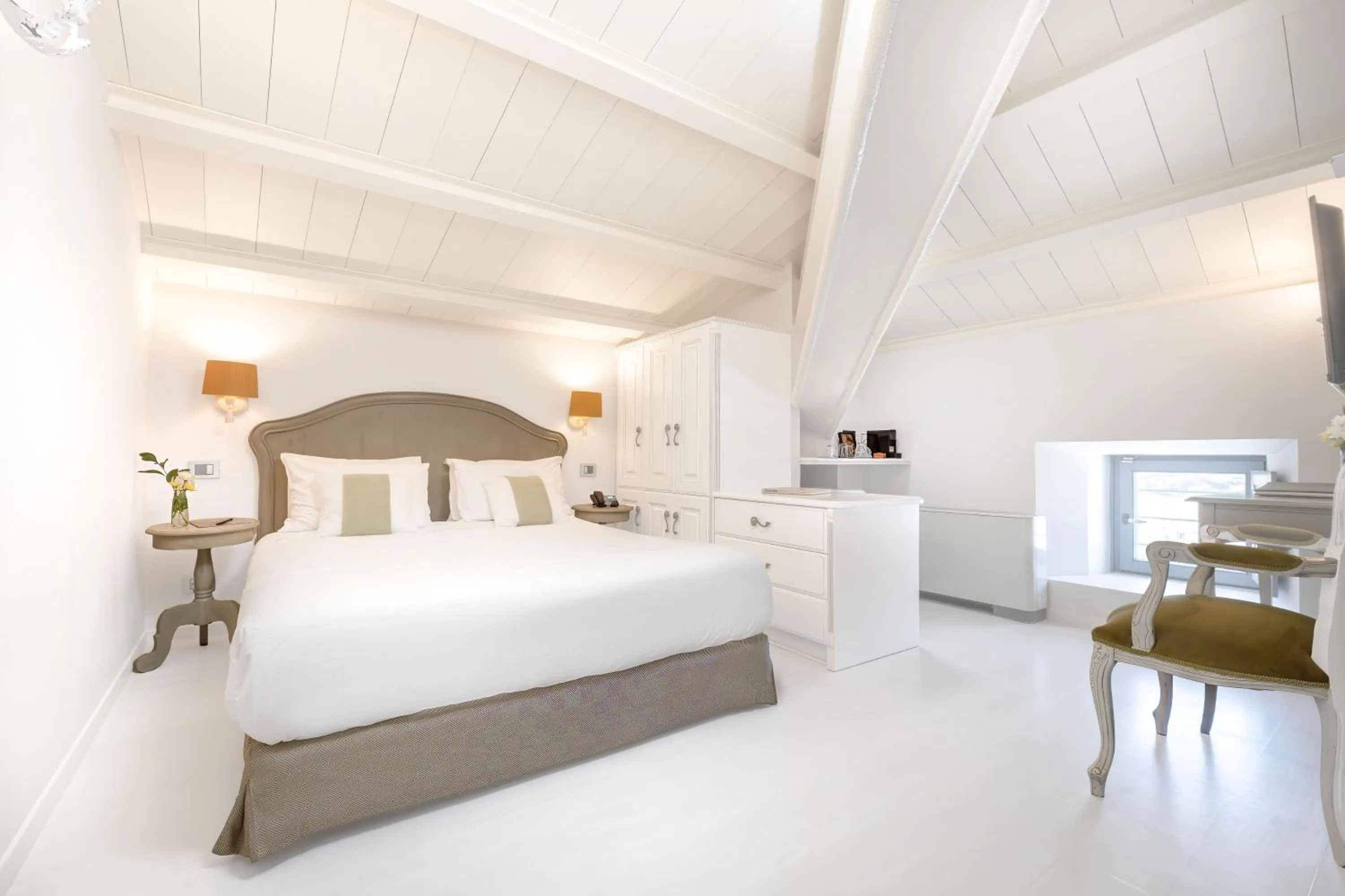 Bed in Micra Anglia Boutique Hotel & Spa